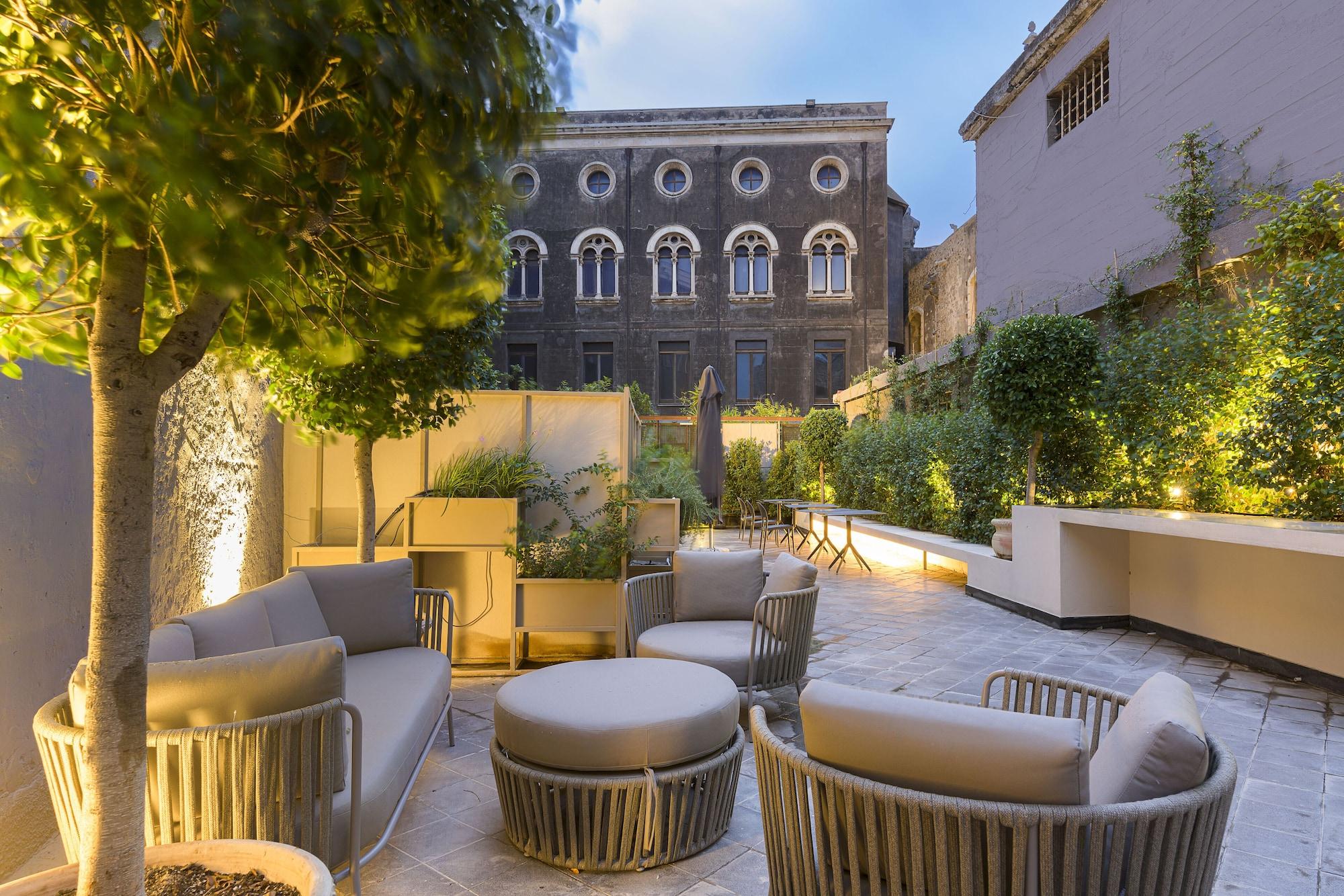 Varios BASTIÒ PRIVATE SUITES