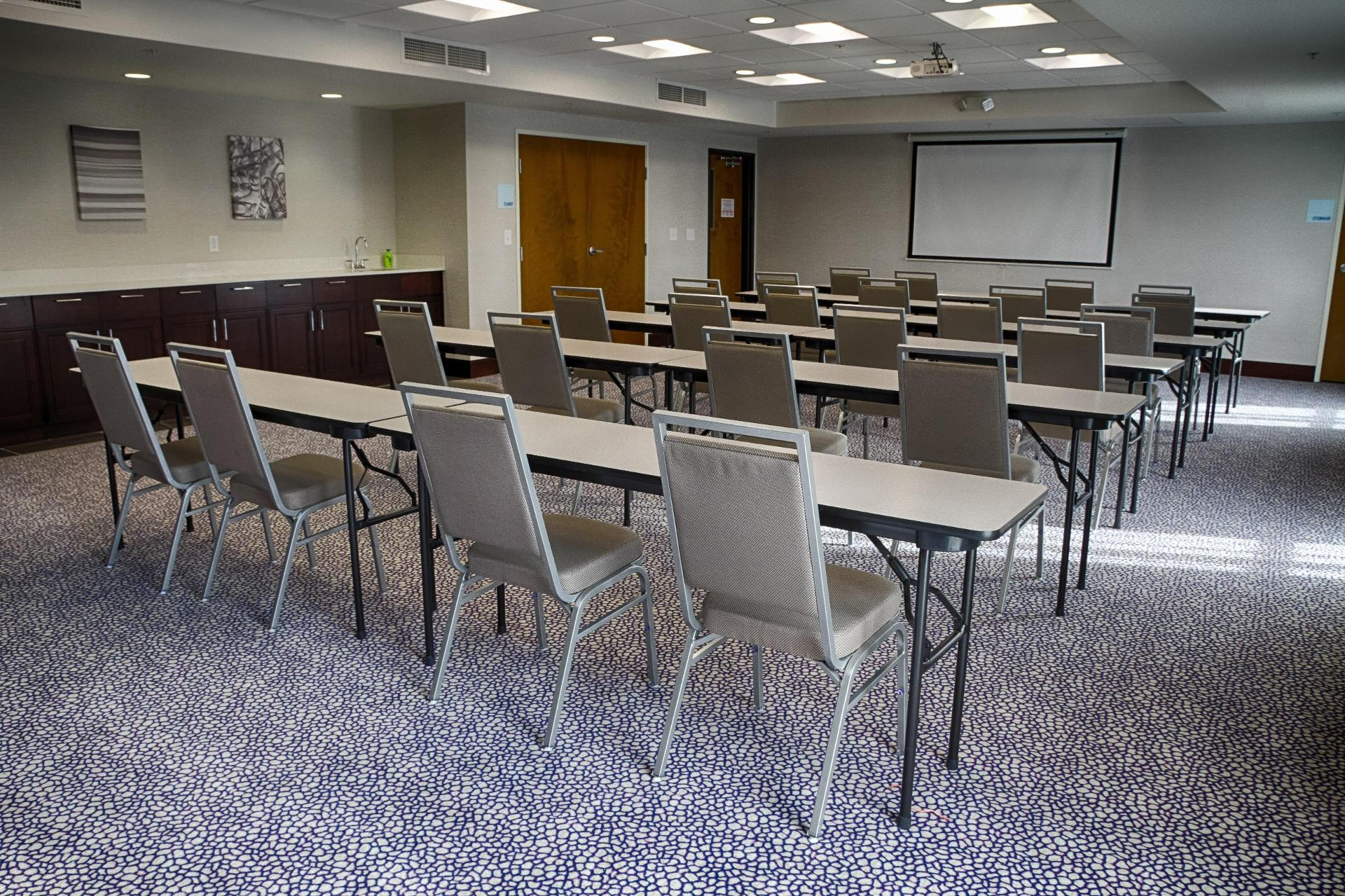 Centro de Negocios Holiday Inn Express and Suites Sidney