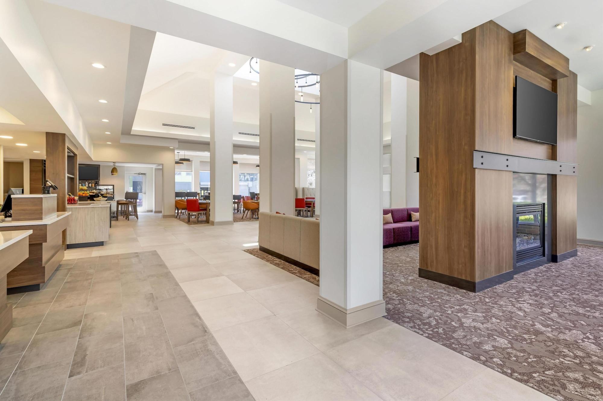 Vista Lobby Hilton Garden Inn Albany/SUNY Area