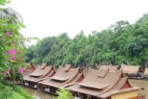 Alojamiento - River Kwai Village Hotel (Jungle Resort)