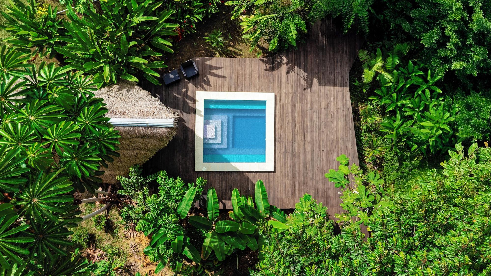 Varios Buru Nature Hotel