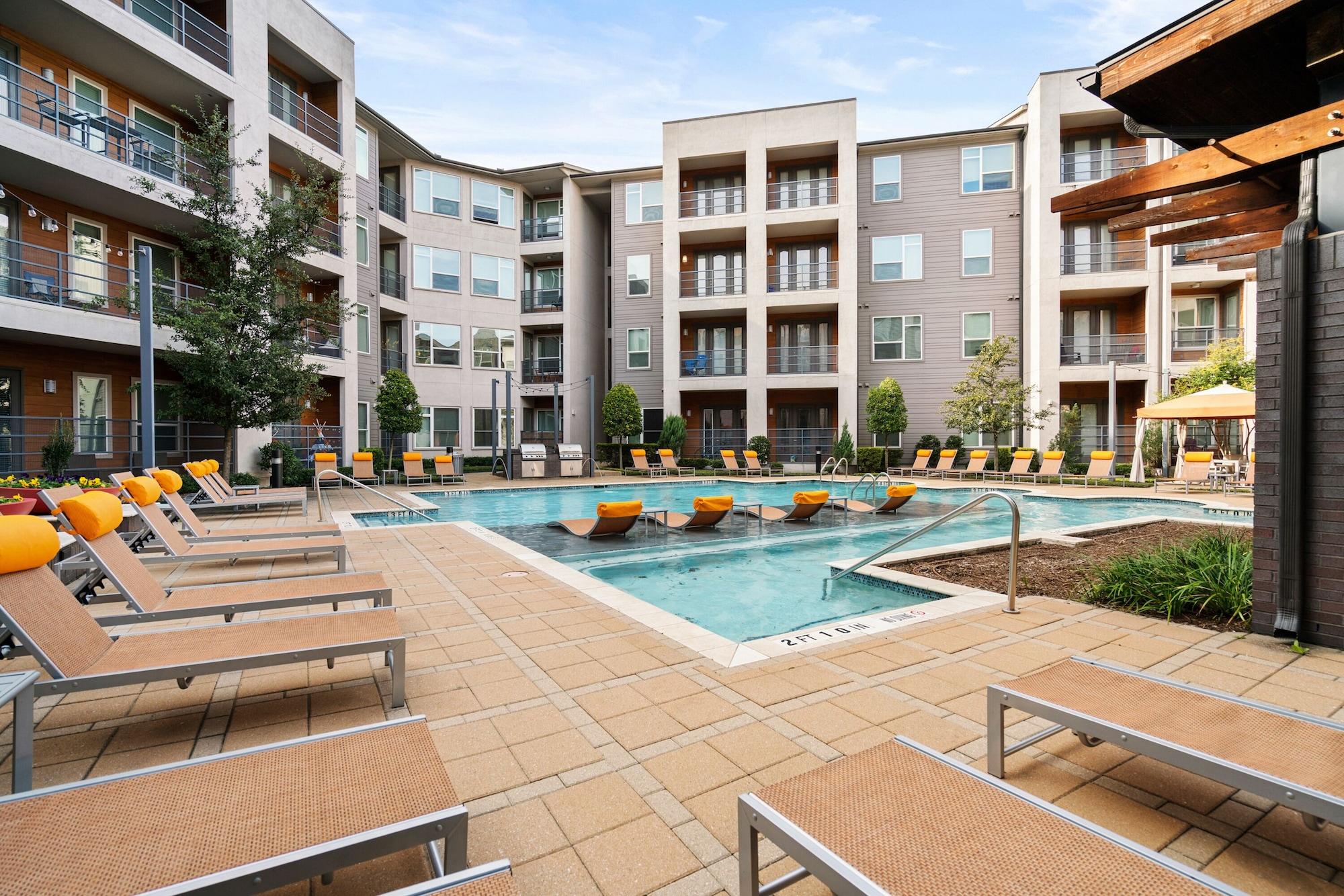 Vista Piscina Kasa Love Field-Medical District Dallas