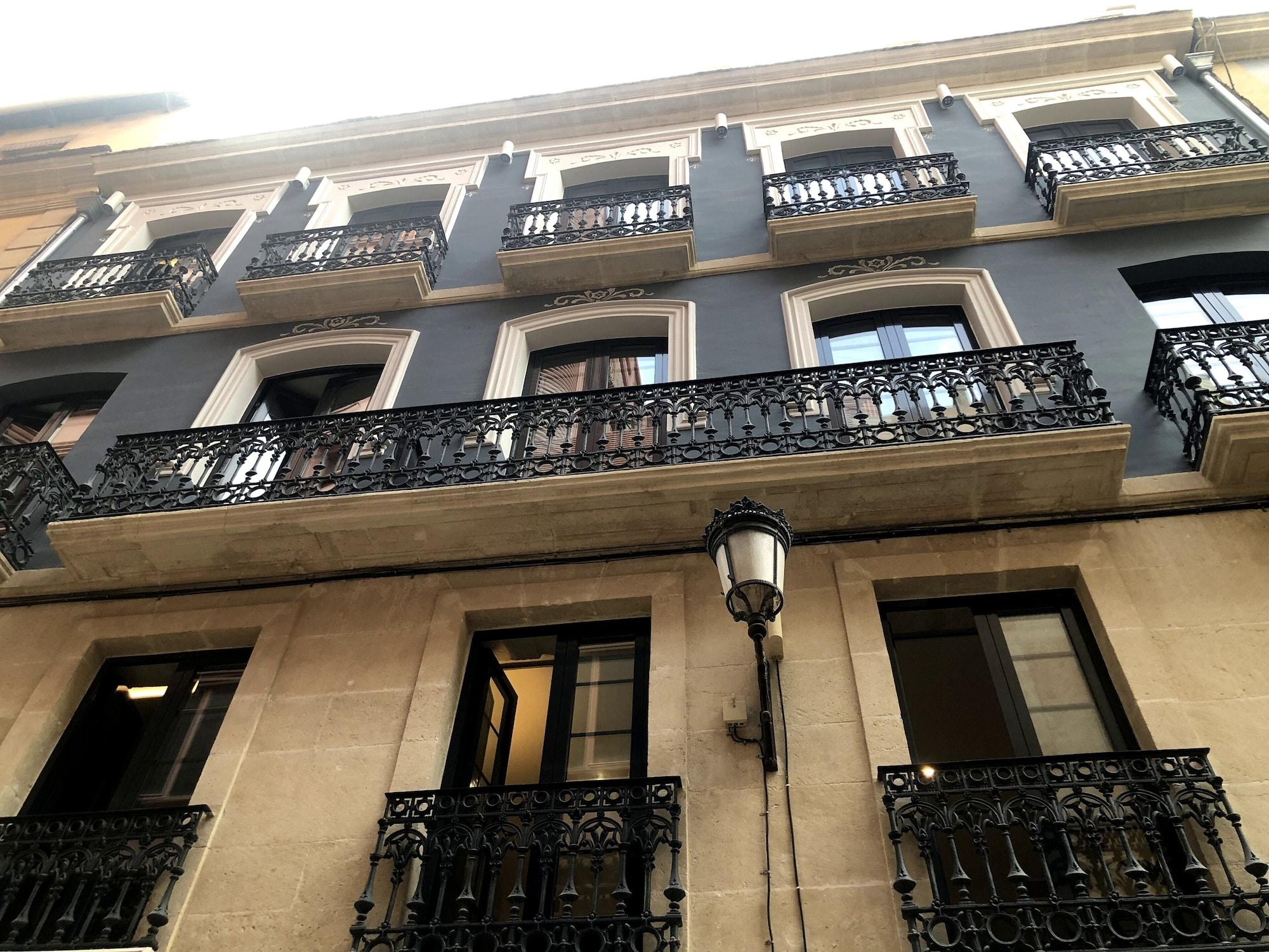 Vista Exterior Arenal Suites Alicante