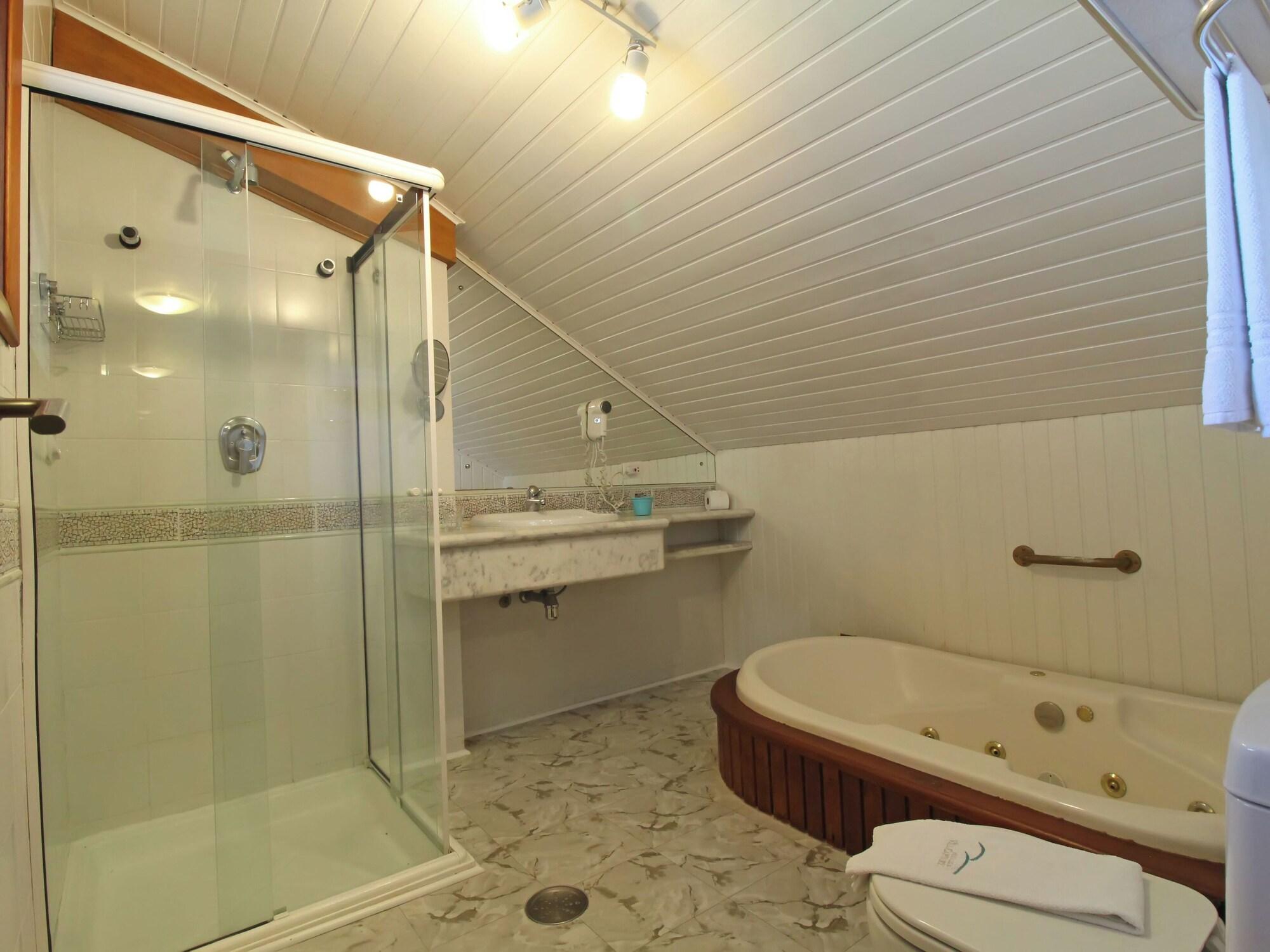 Equipamiento de Habitación Pousada Villa Capivary