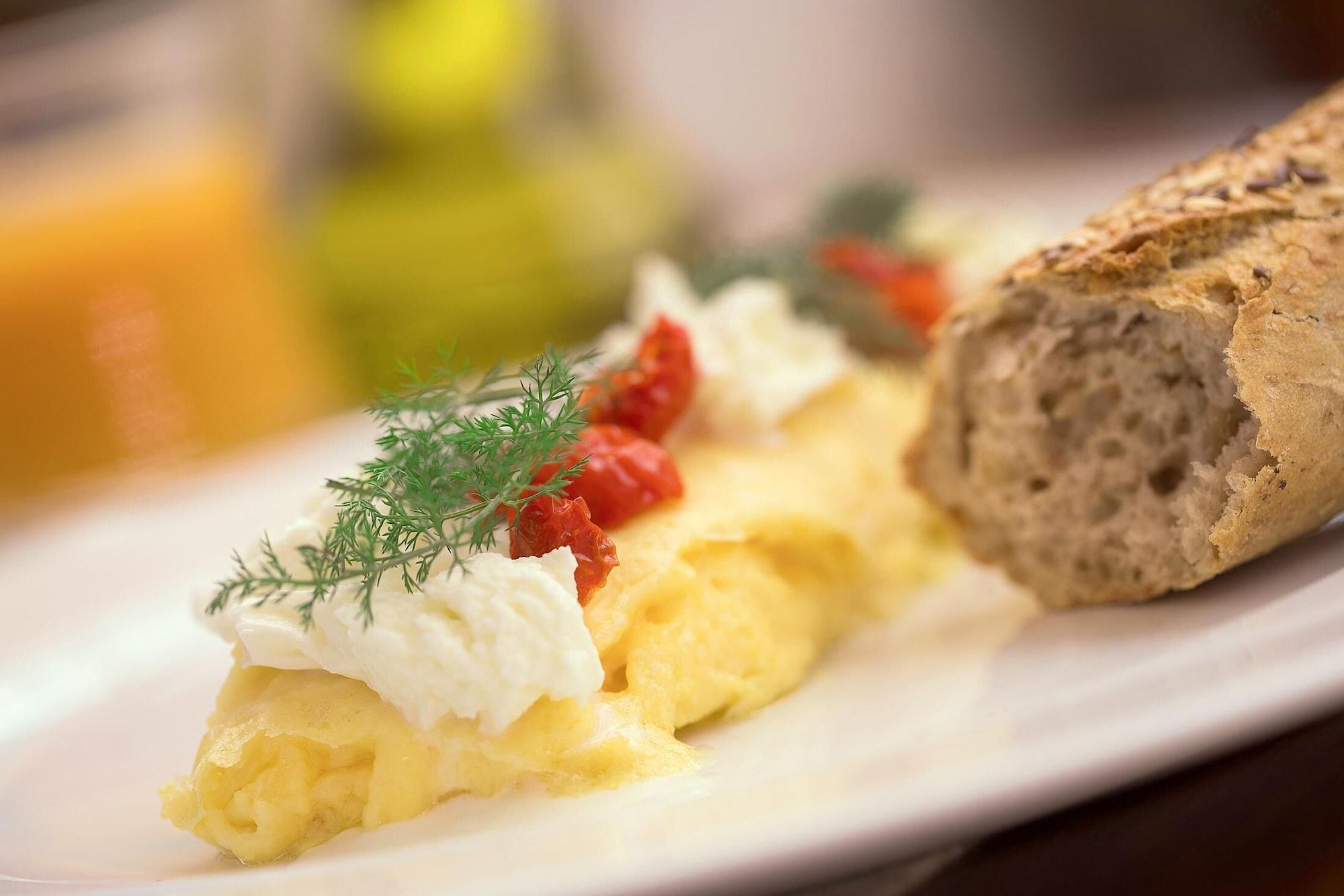 Restaurant Retro Riverside Wellness Resort