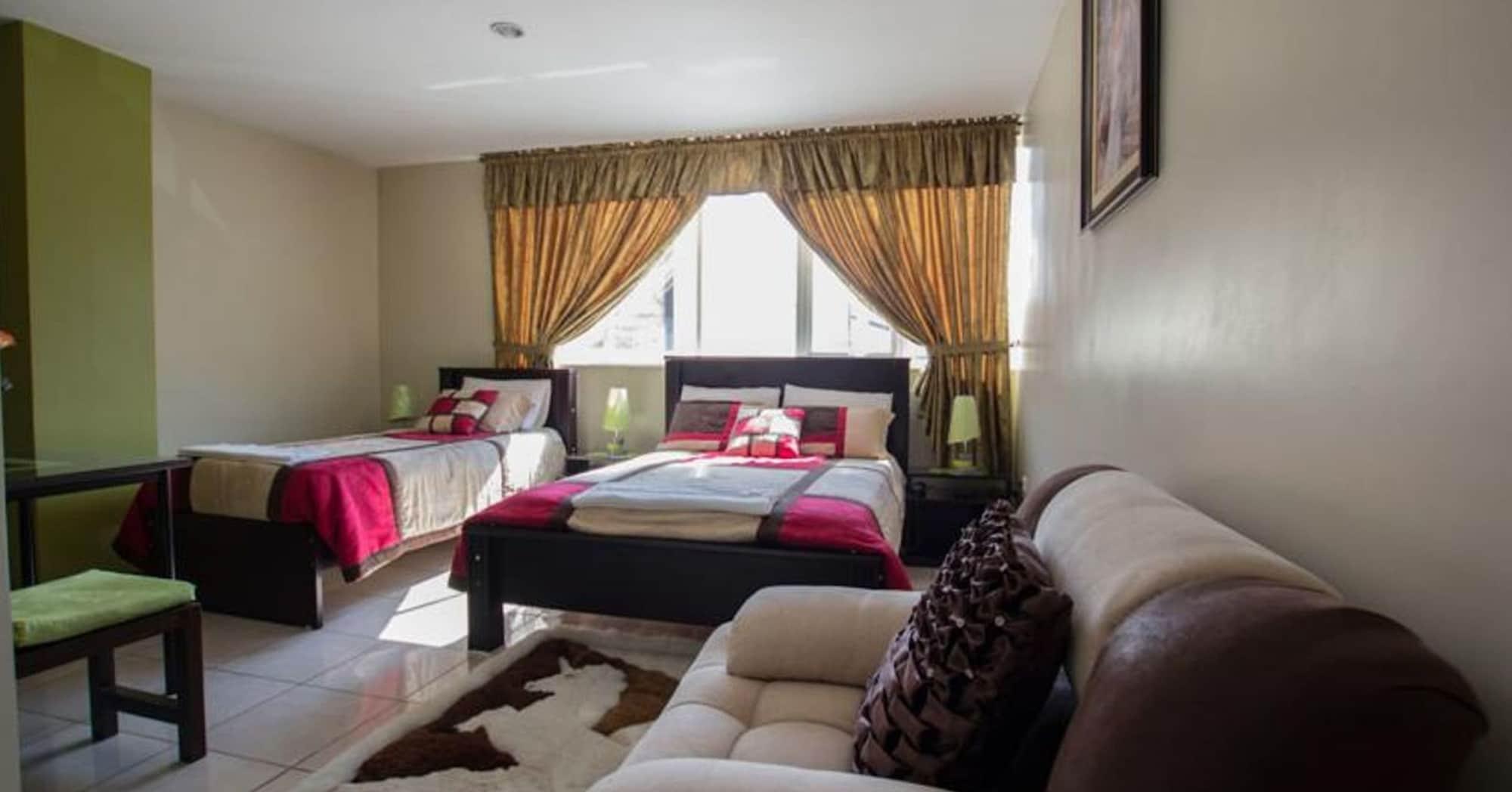 Varios Hotel Las Gardenias