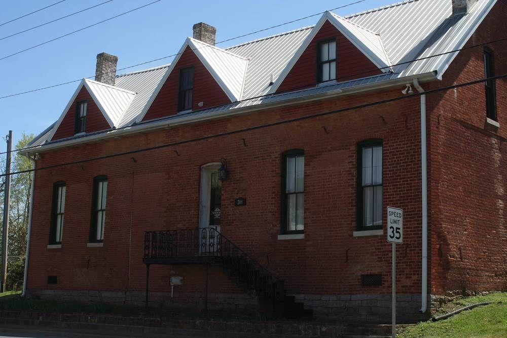 Vista Exterior Main Street Bed & Breakfast Established in 1810