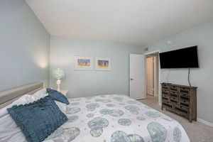 Alquiler Vacacional - On the river across from the beach with dock and pool.  Bring your boat!