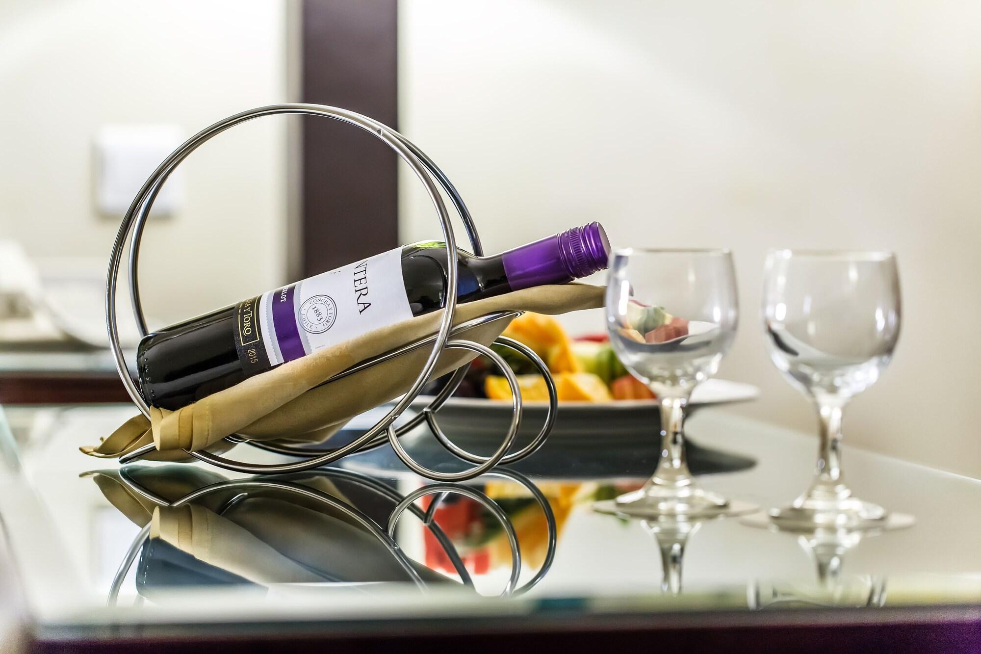 Restaurant Sunday Suites Excelsior Hotel Deira (formerly Sheraton Deira)