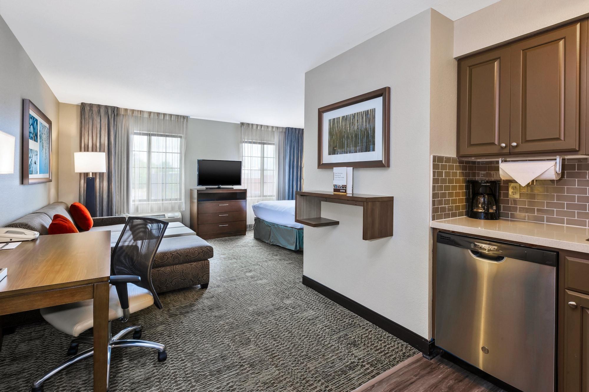 Habitación Staybridge Suites Kalamazoo by IHG