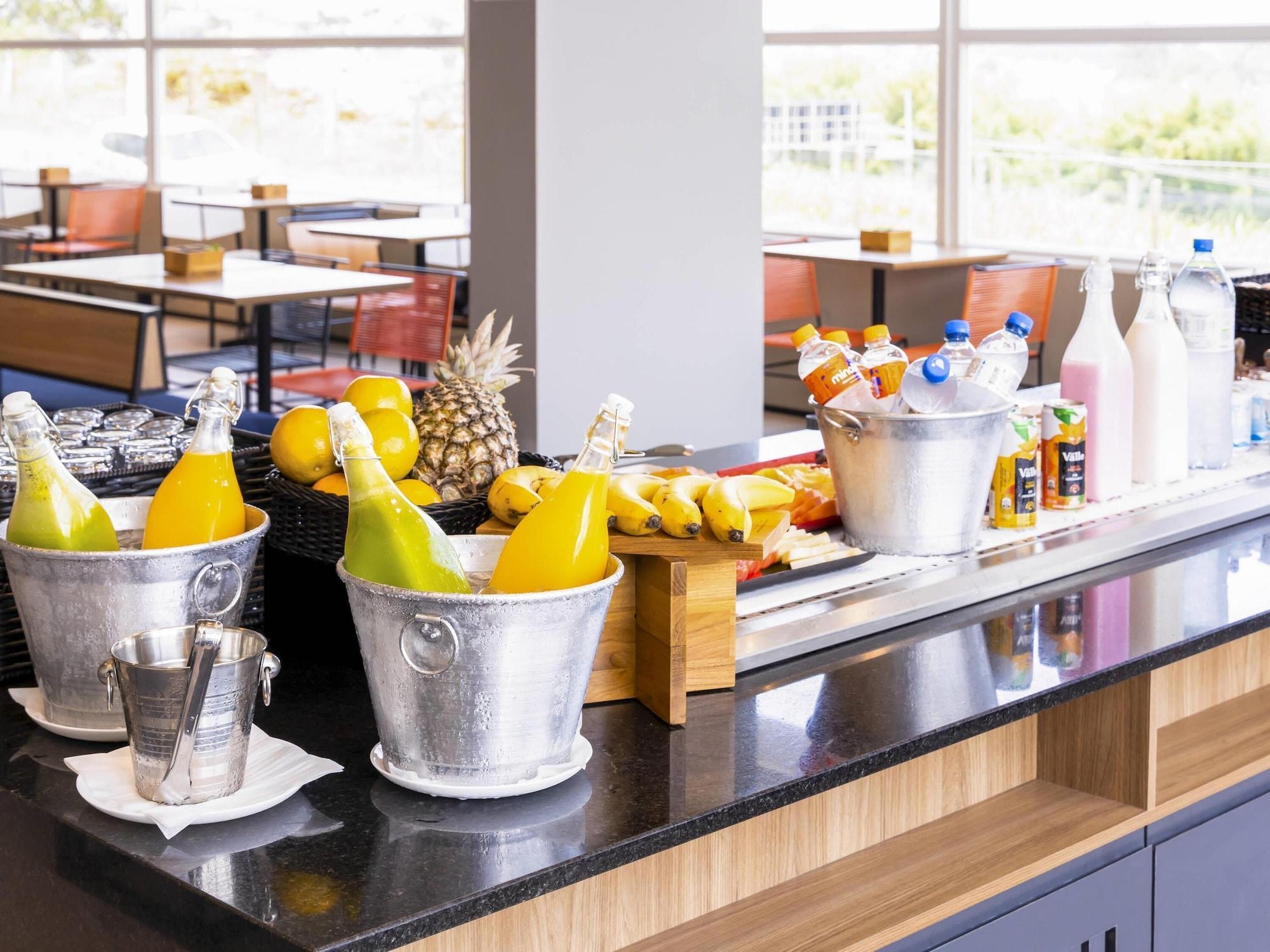 Restaurant Ibis Aruja