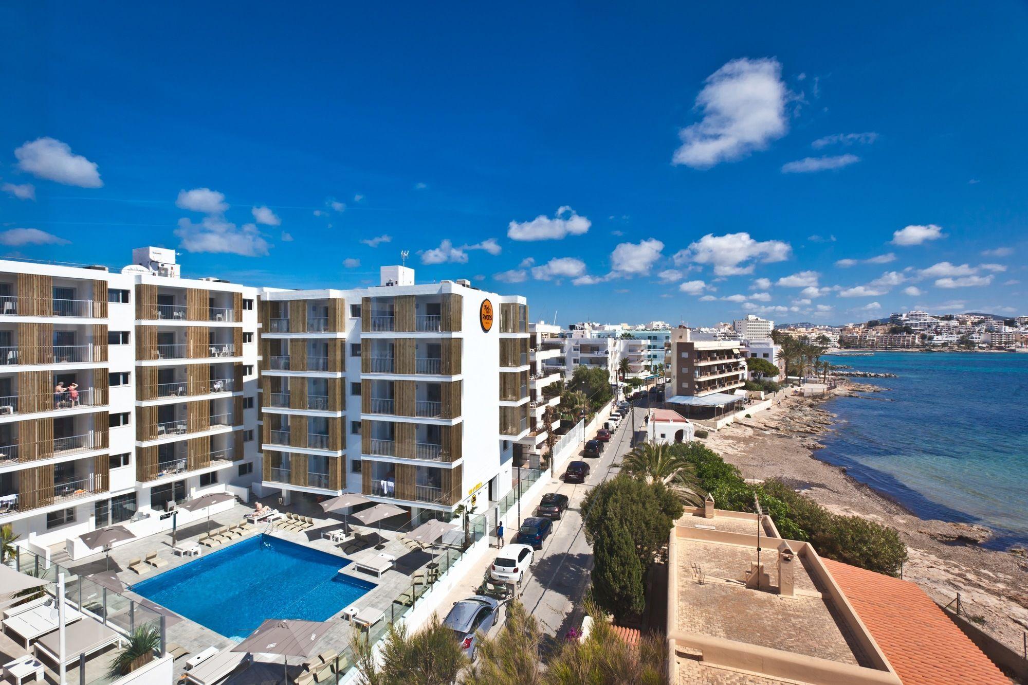 Vista da fachada Ryans Ibiza Apartments
