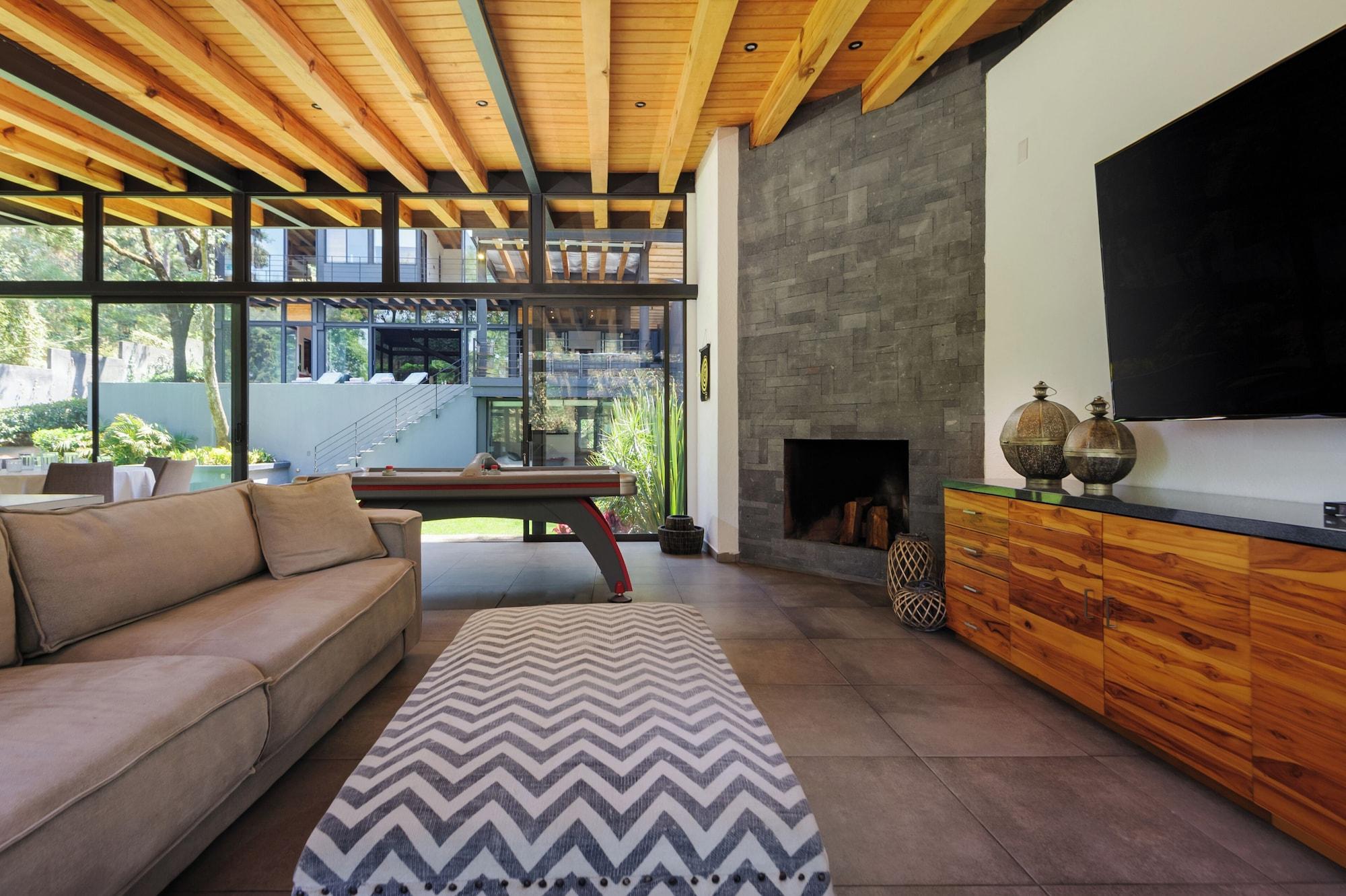 Instalaciones Recreativas Casa Retiro With Pool and Garden