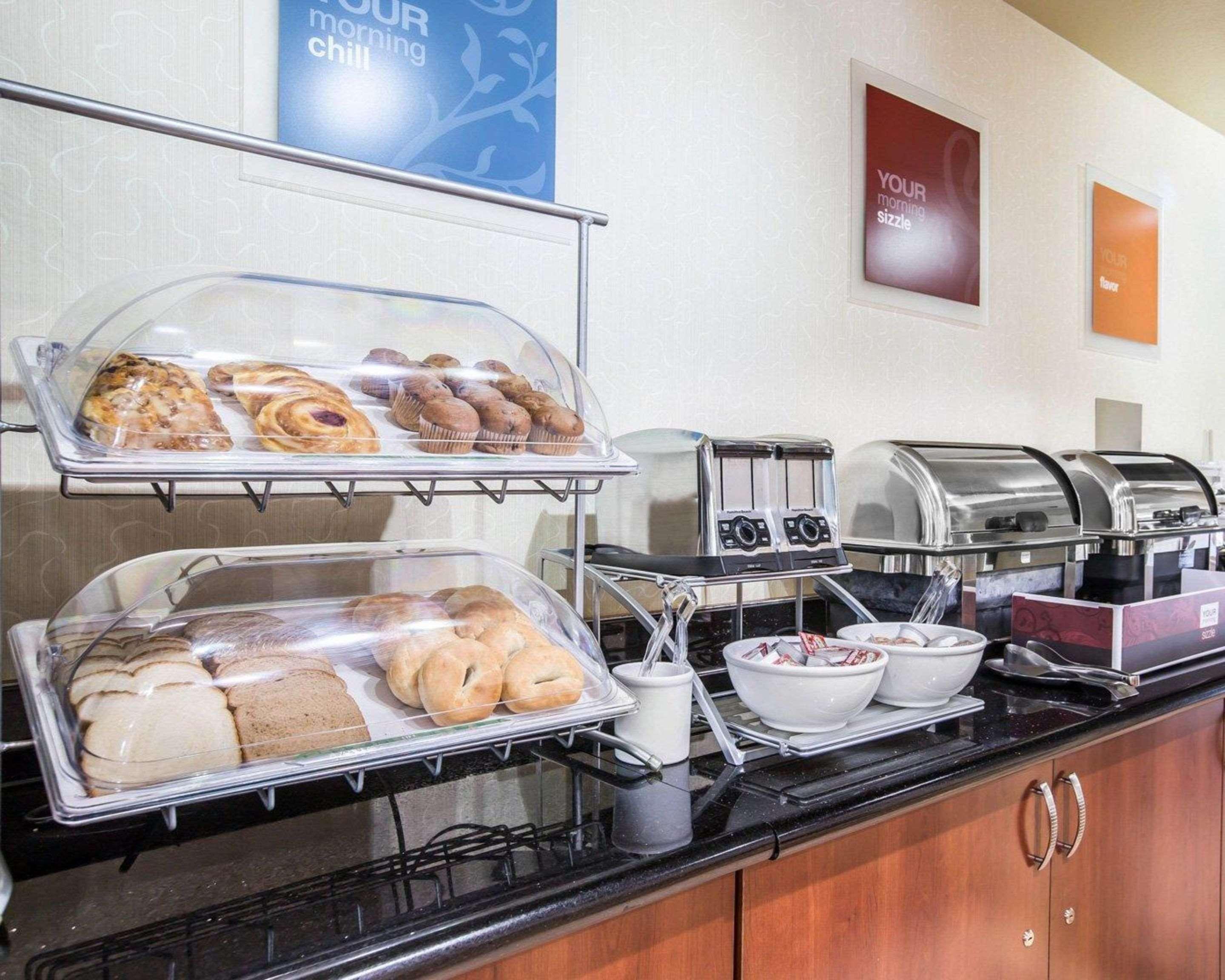Restaurant Comfort Suites Bakersfield