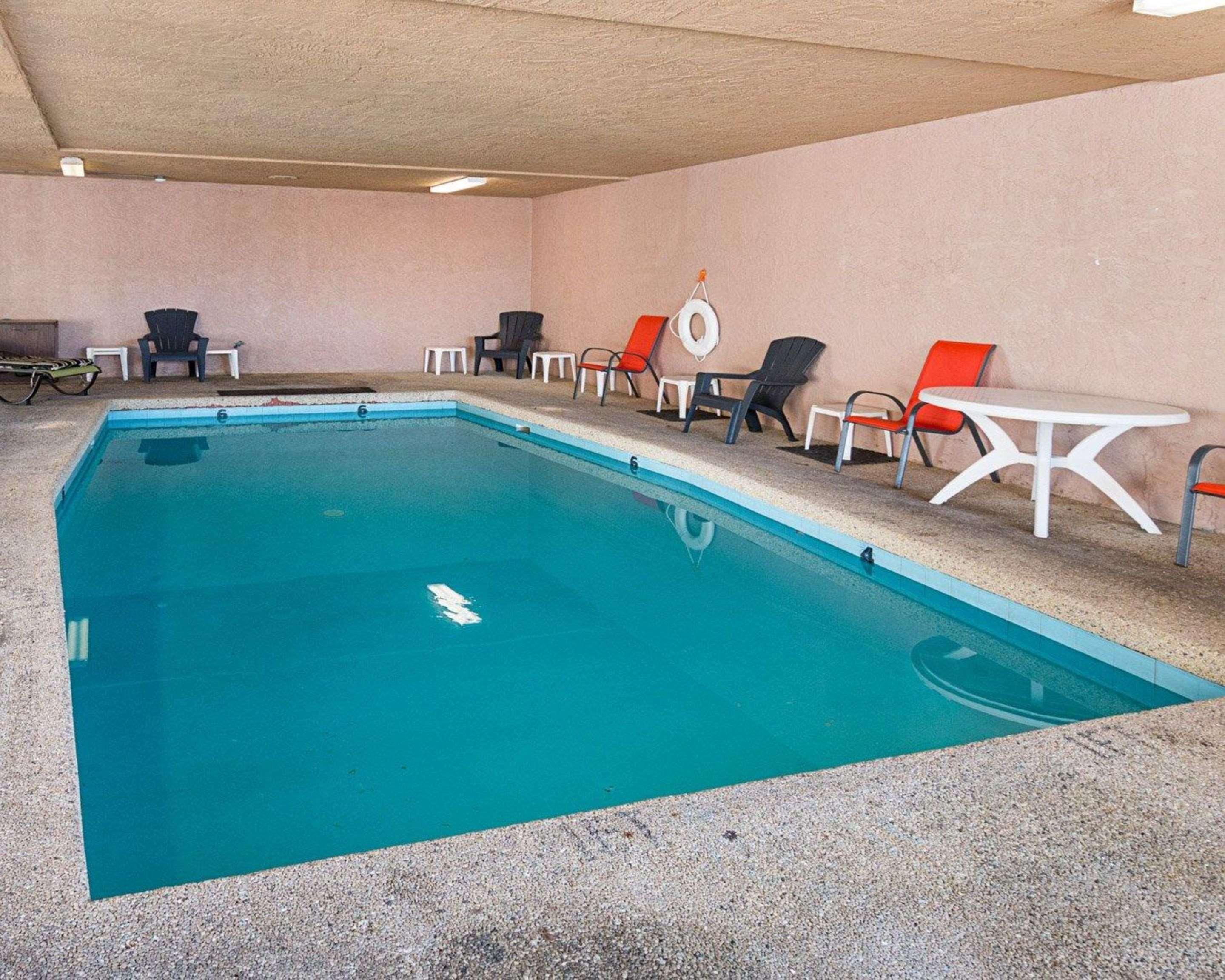 Vista Piscina Econo Lodge San Angelo