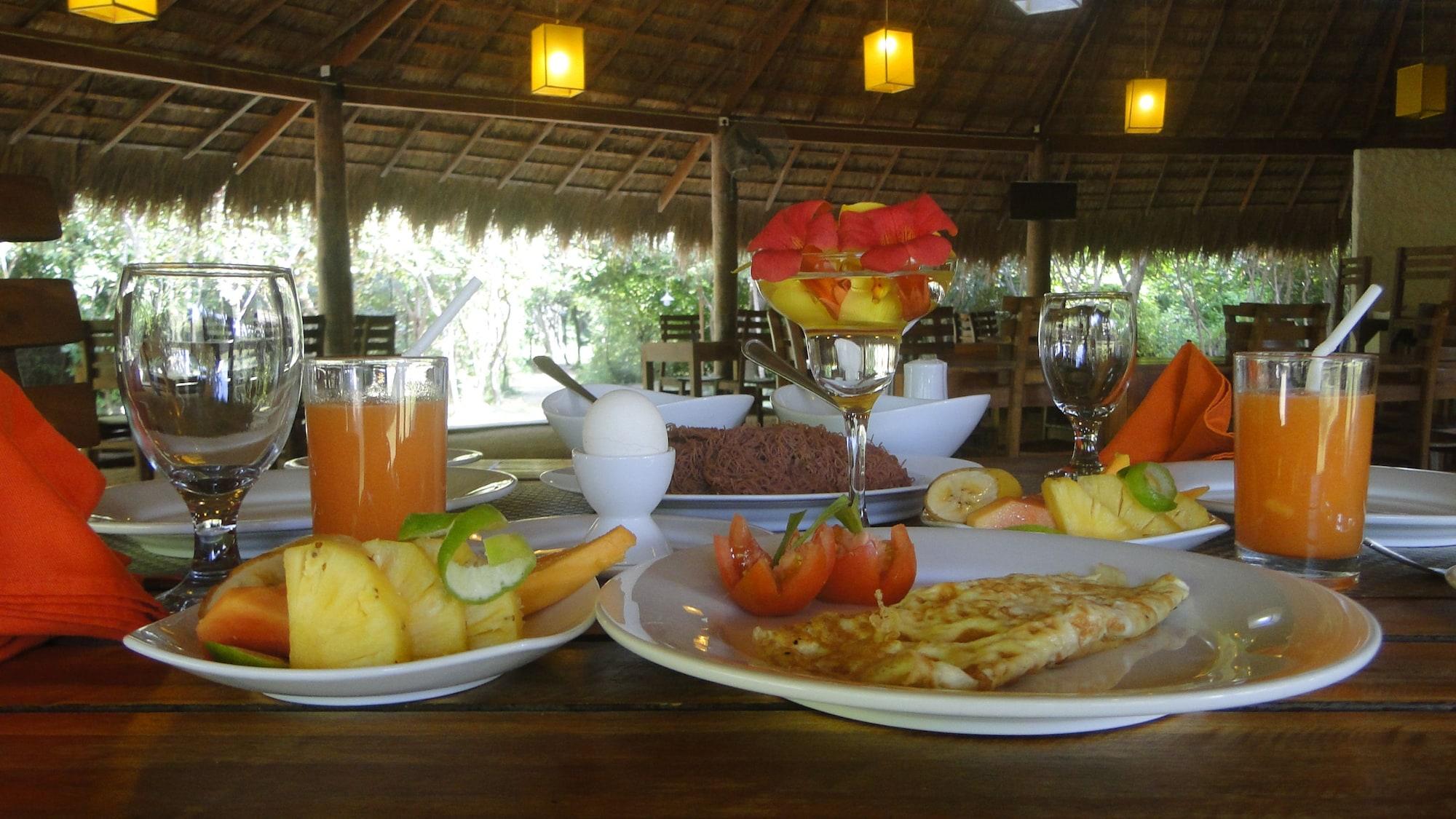 Restaurant Giman Free Beach Resort