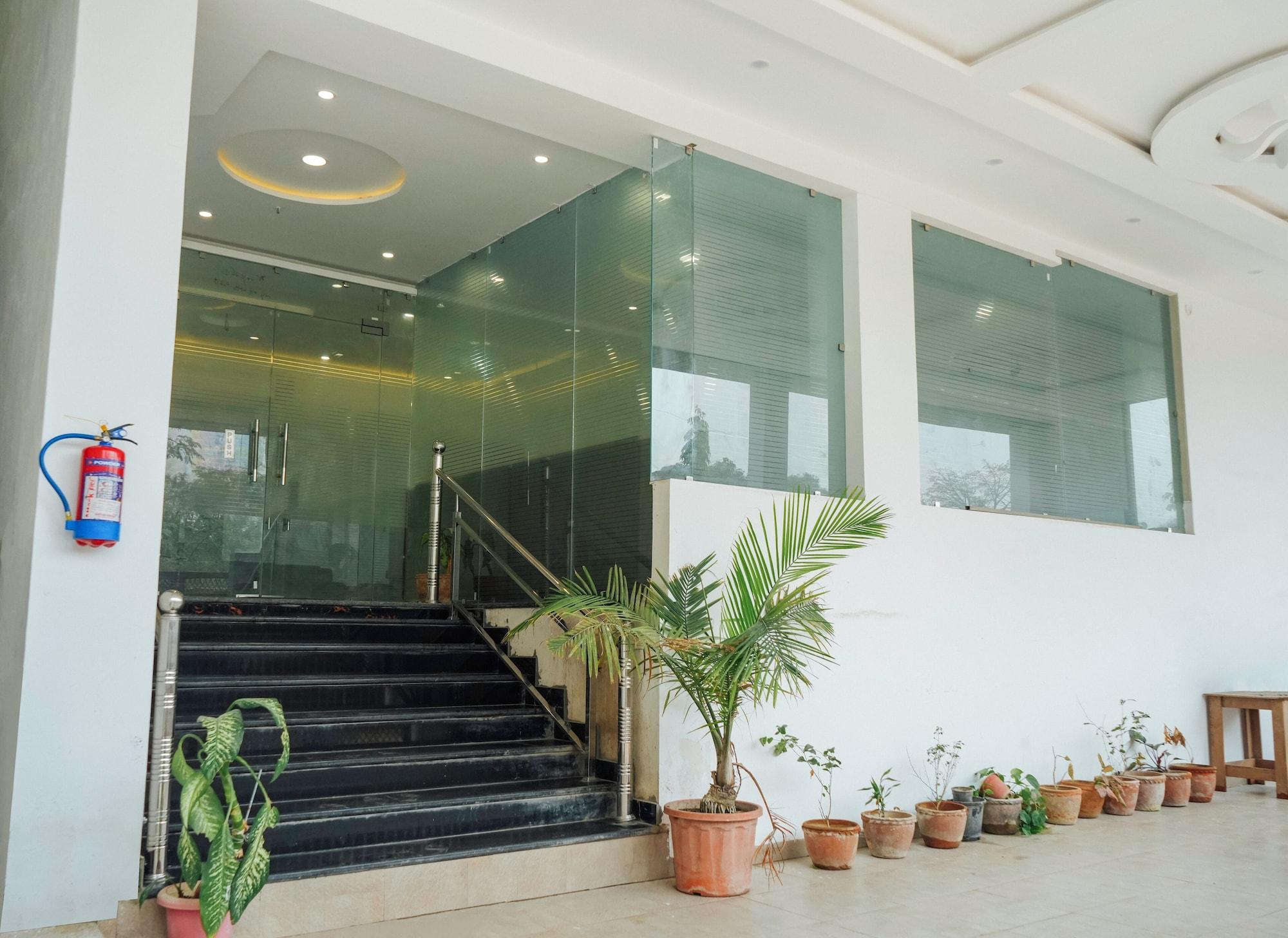 Vista Lobby KS Palace Sarnath