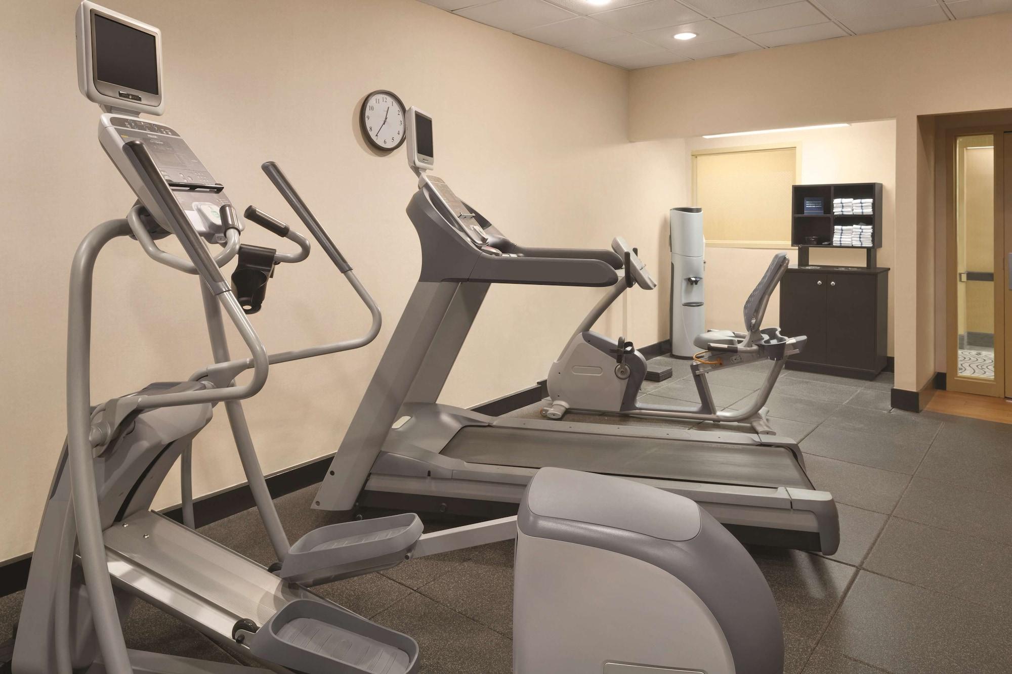 Gimnasio Hampton Inn Cincinnati/Kings Island