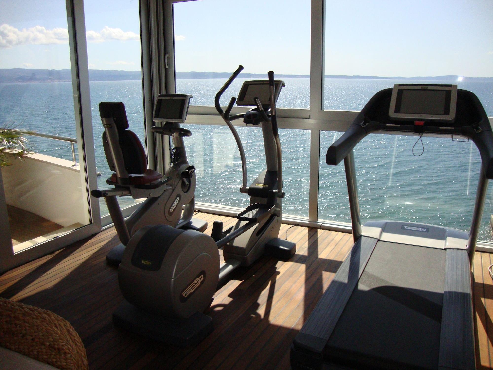 Gimnasio Hotel Jona