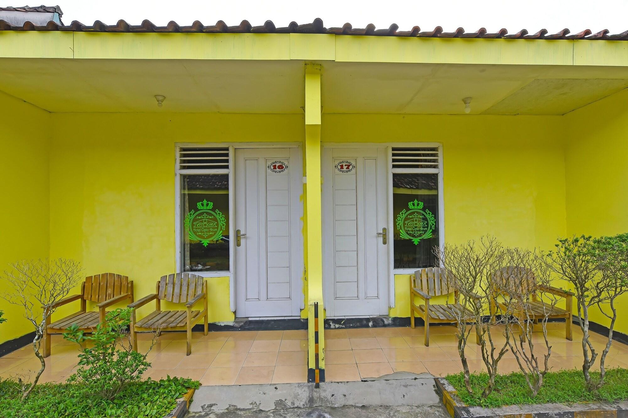 Vista Lobby Hotel O Cipto Arum