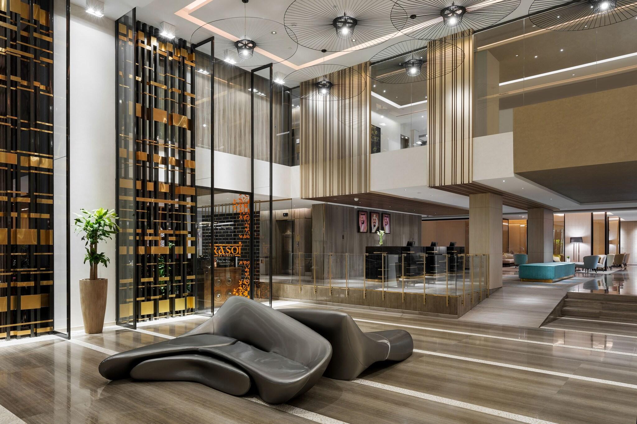 Vista Lobby Mövenpick Hotel Tahlia Jeddah