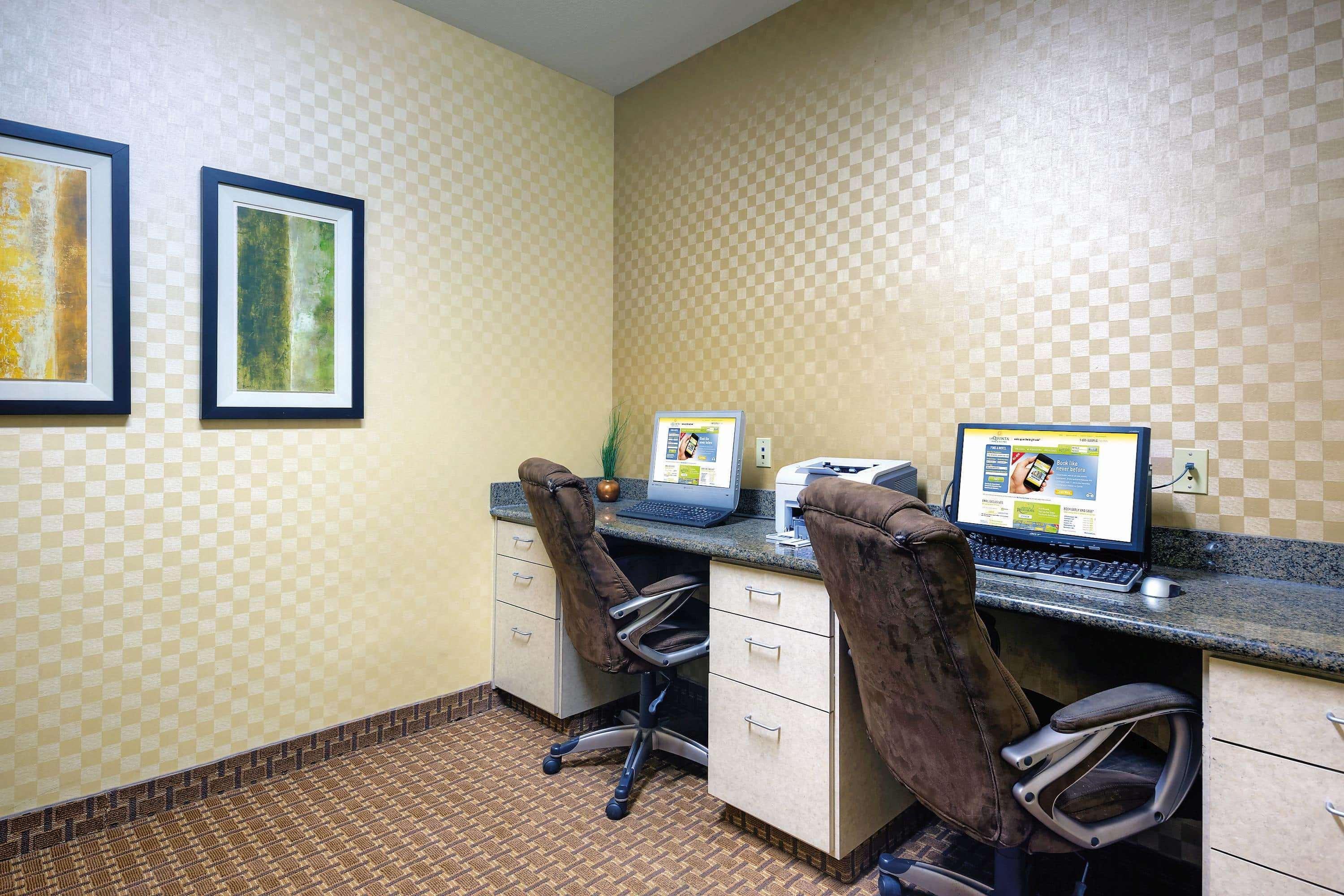 Centro de Negocios La Quinta Inn & Suites By Wyndham Cleburne