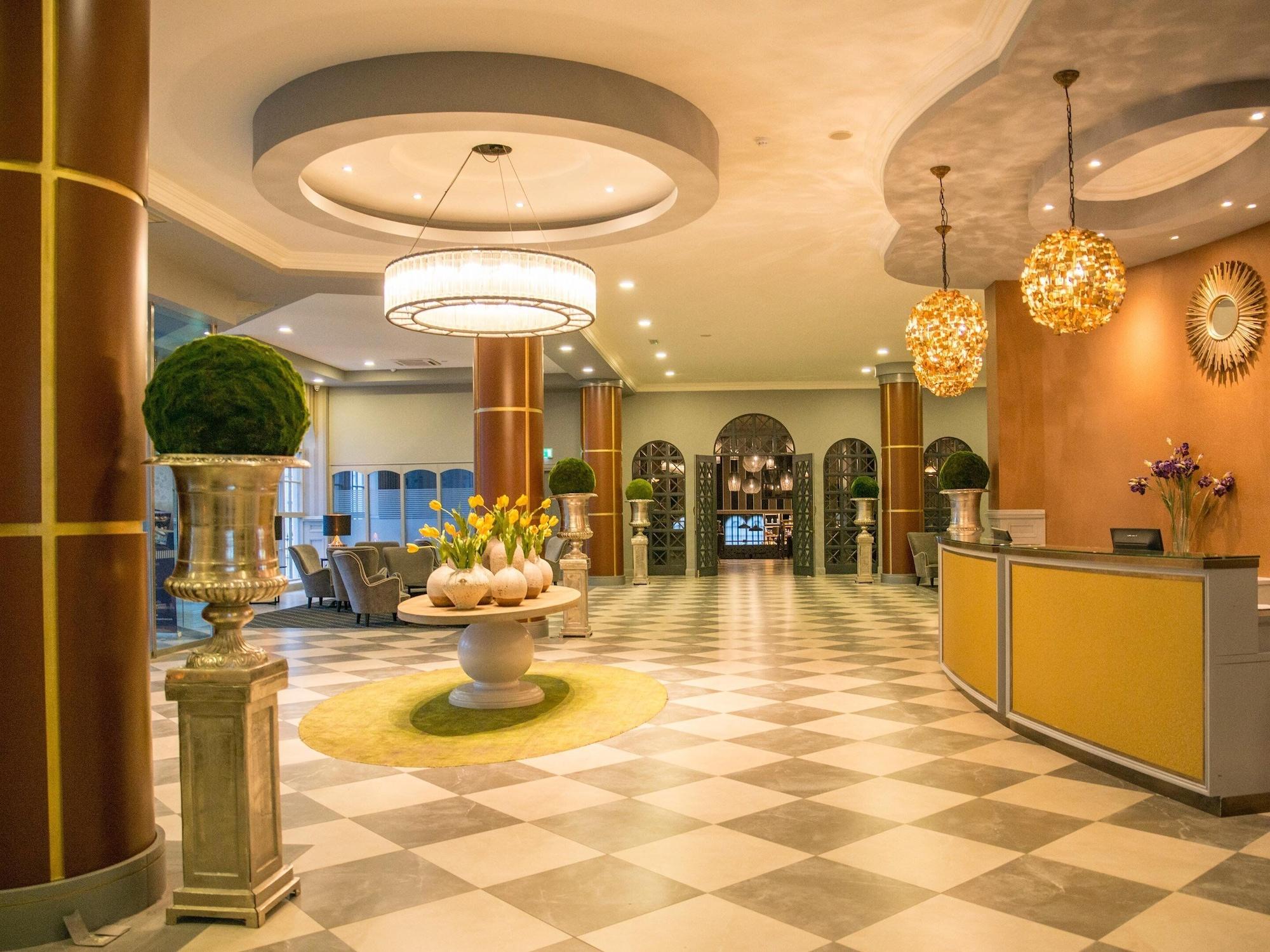 Vista Lobby Midlands Park Hotel