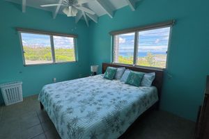 Alquiler Vacacional - Brand new to VRBO! Beautiful 2-bedroom villa with ocean-views & private pool.