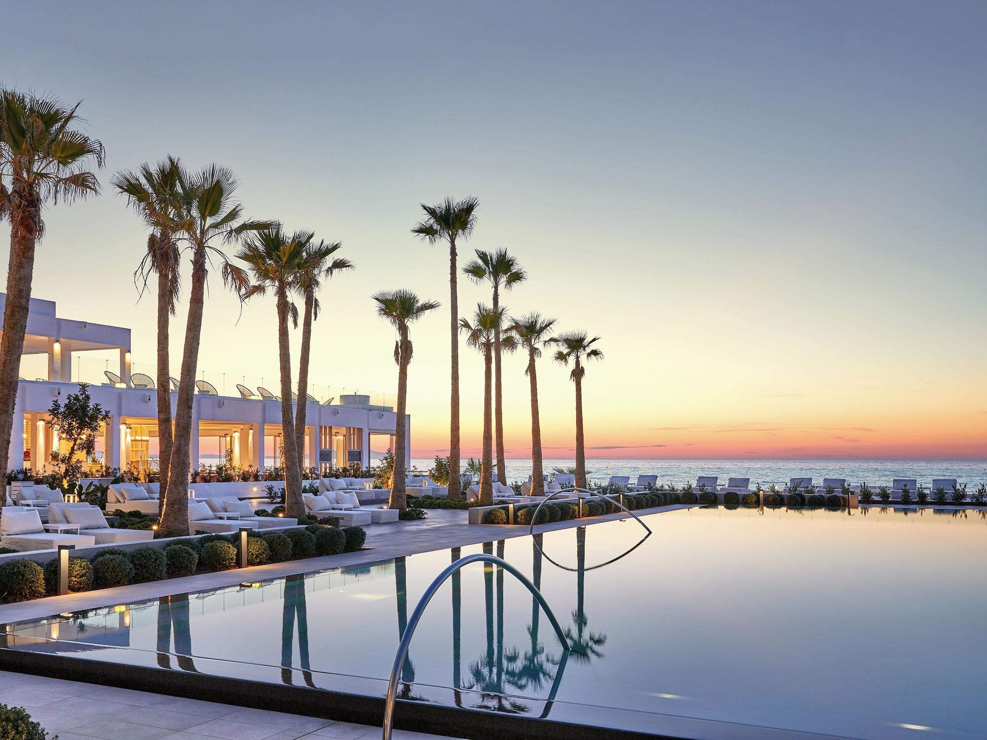 Vista Piscina Grecotel LUXME White