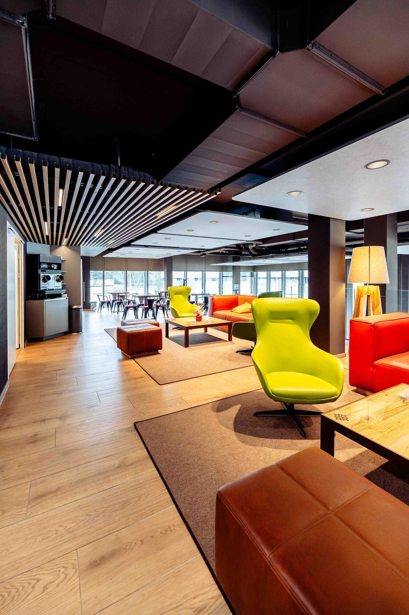 Vista Lobby Los Lorentes Residences