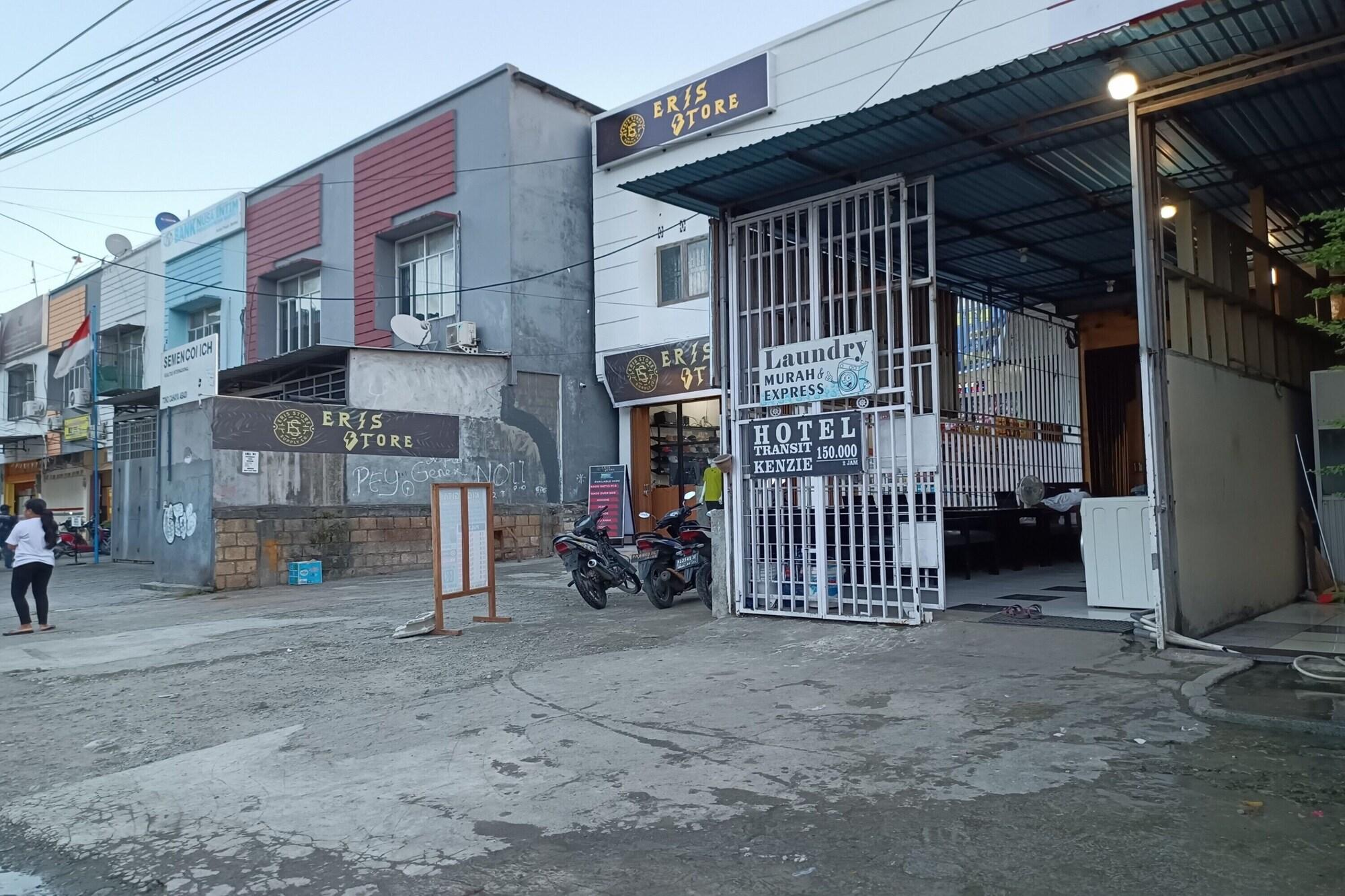 Vista Exterior OYO 93485 Hotel Kenzie Sentani