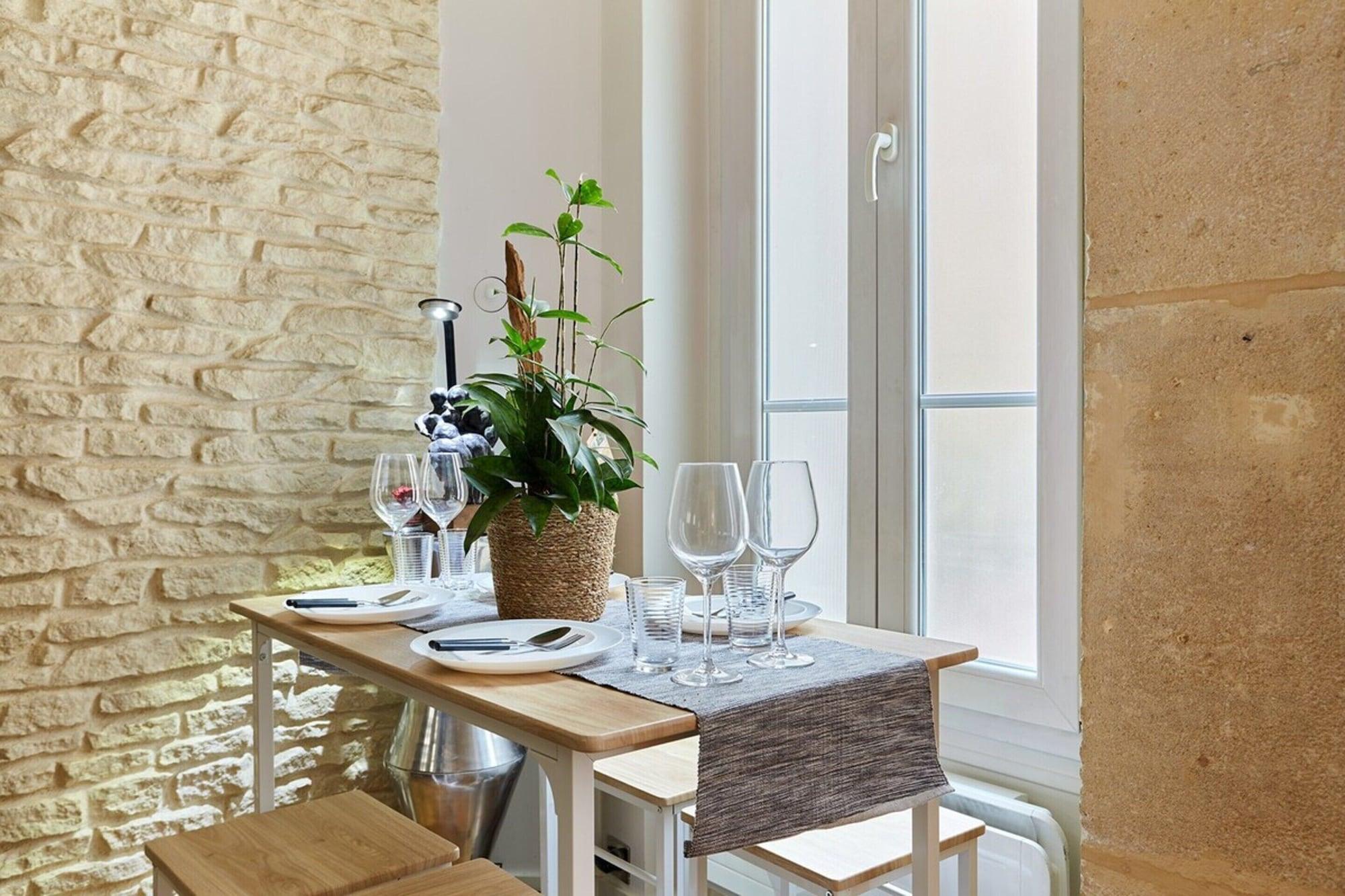 Restaurant Charming 1 Bedroom Apartment Eiffel Tower