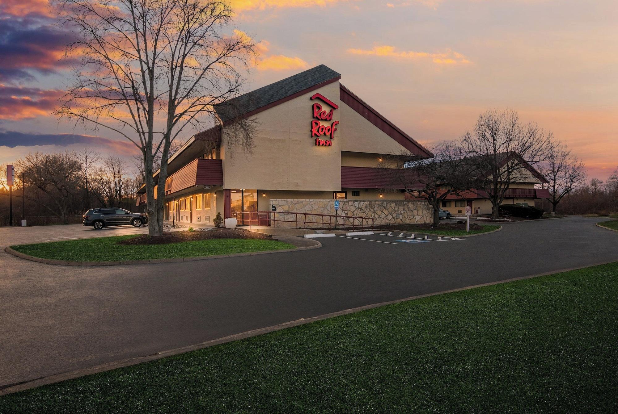 Vista Exterior Red Roof Inn Enfield