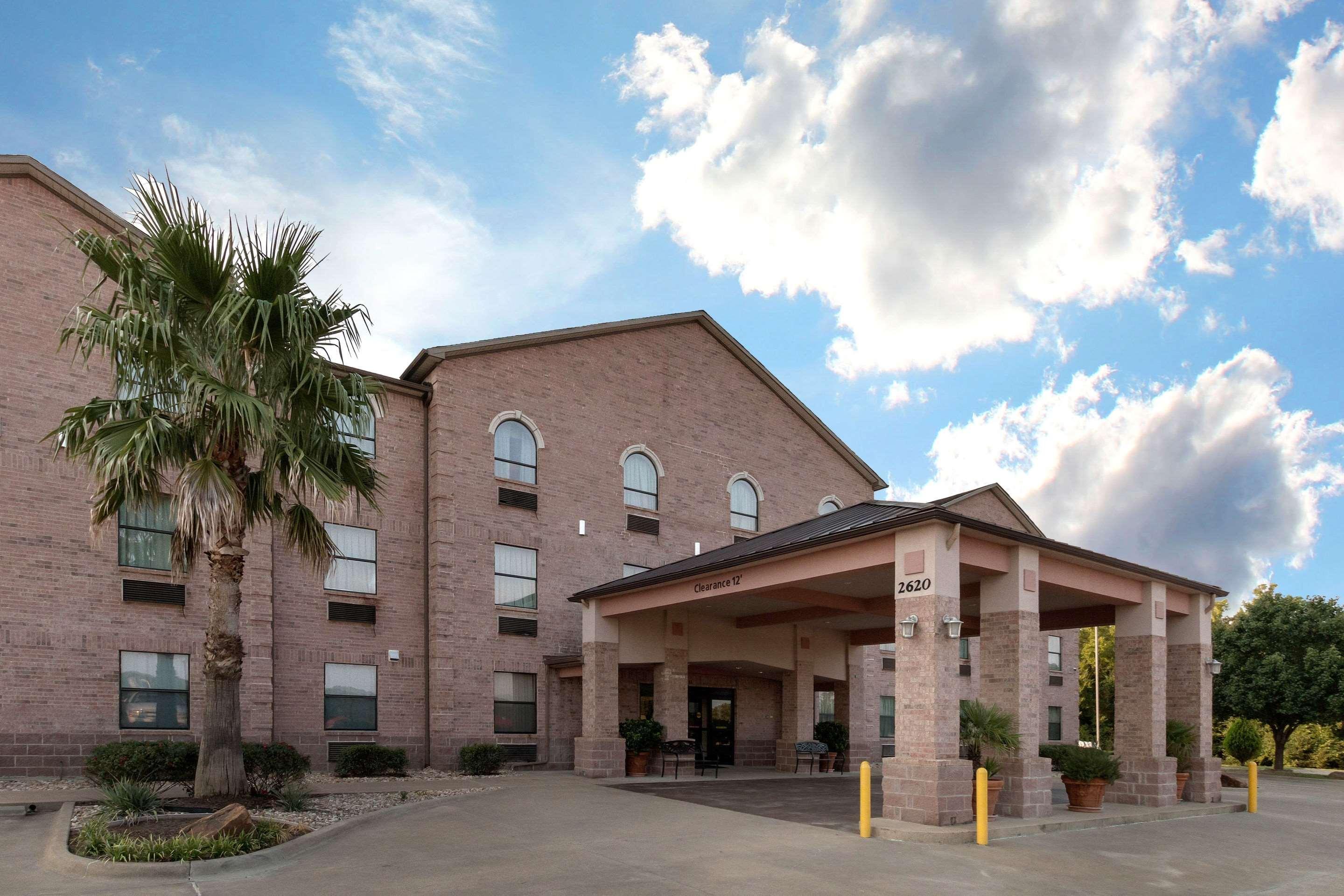 Vista Exterior Quality Inn Buffalo