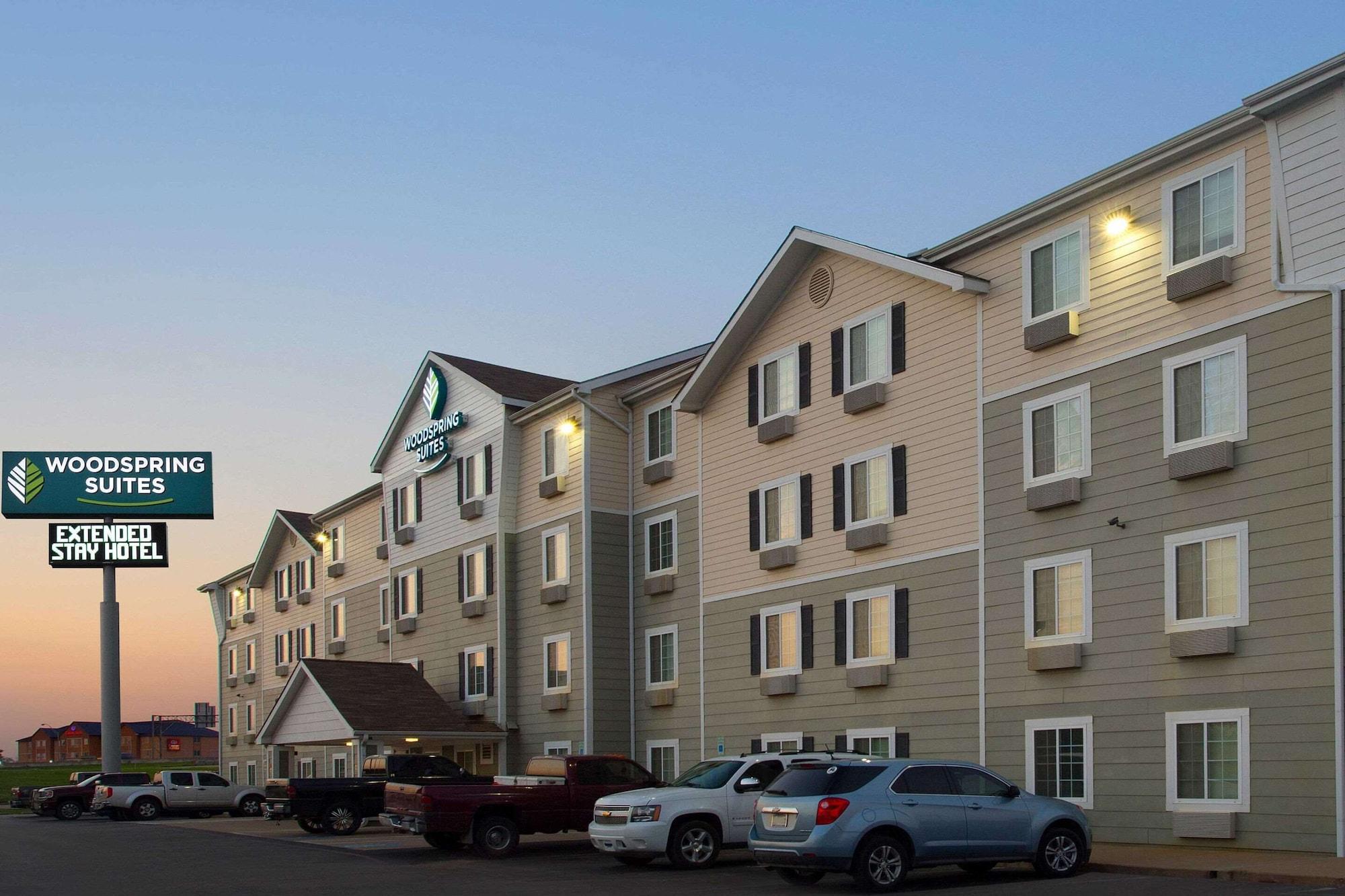 Vista Exterior WoodSpring Suites Waco near University