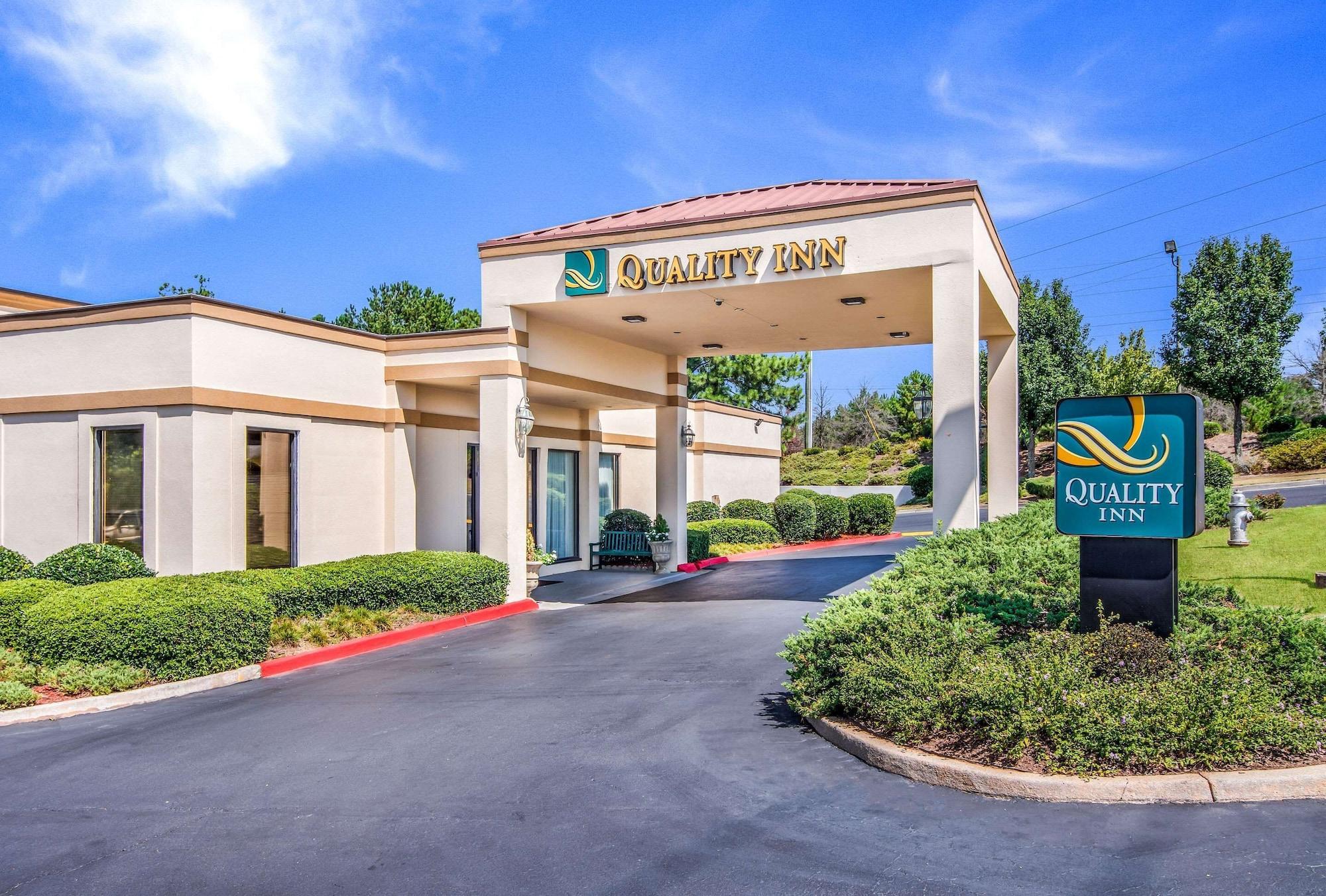 Vista Exterior Quality Inn Suwanee I-85