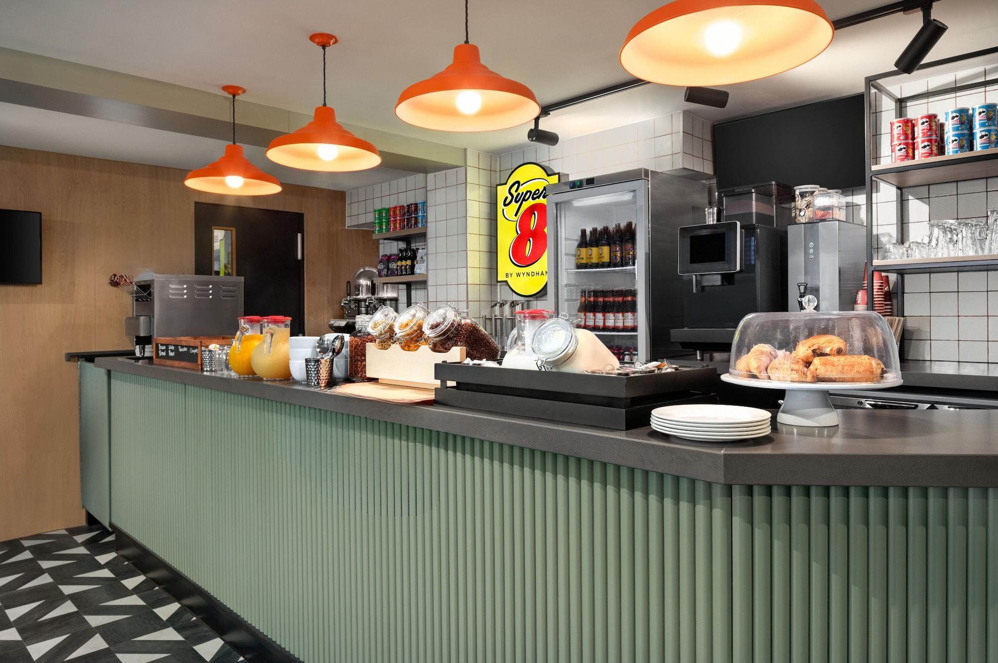 Restaurant Super 8 by Wyndham Chester East