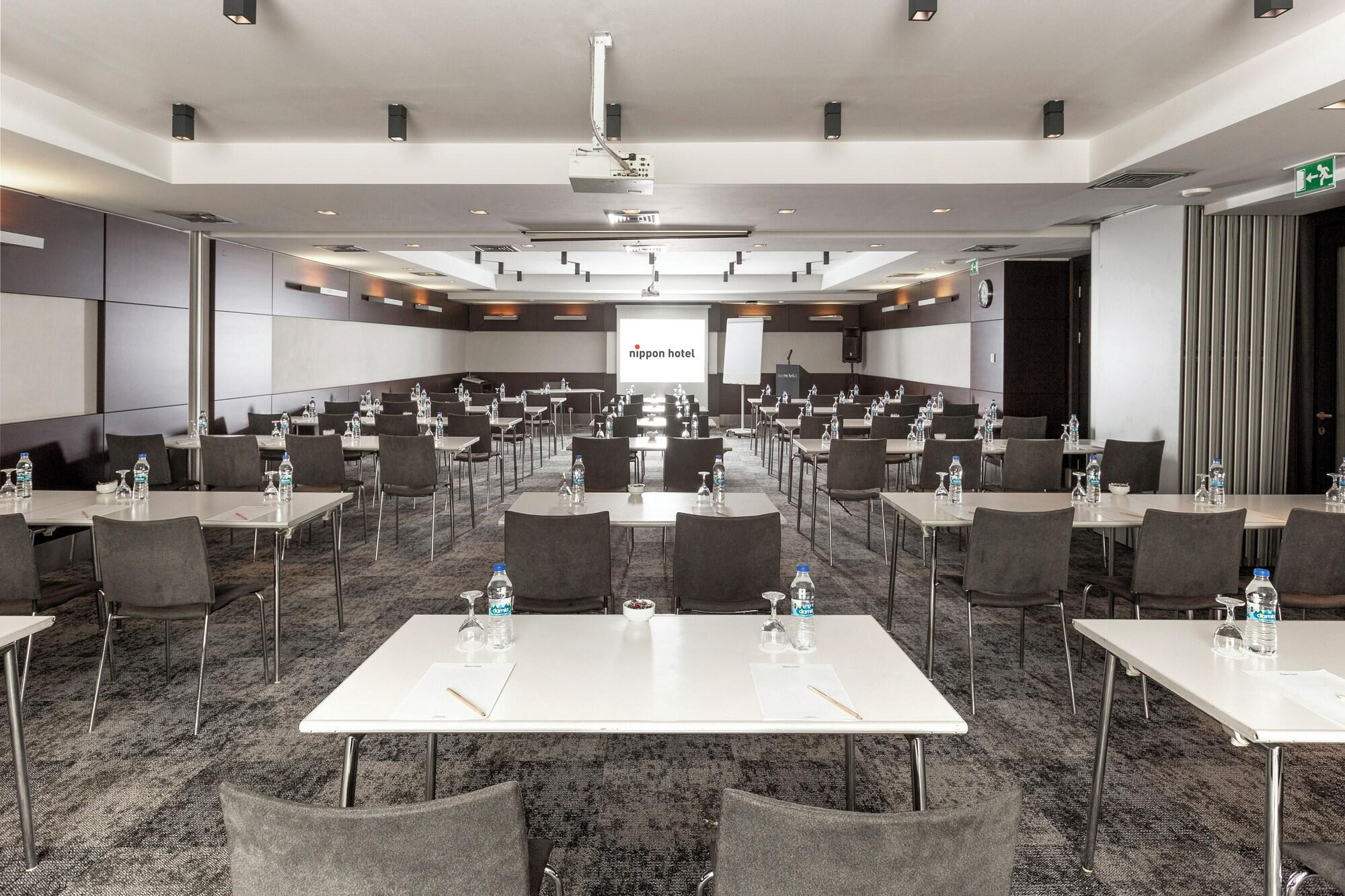 Sala de Reuniones Nippon Hotel