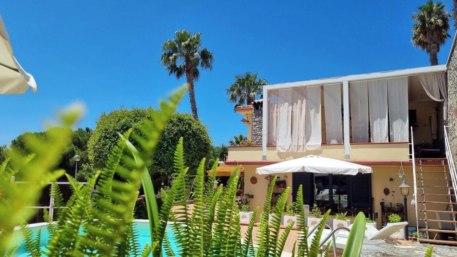 Vista Exterior B&B Villa Meridiana