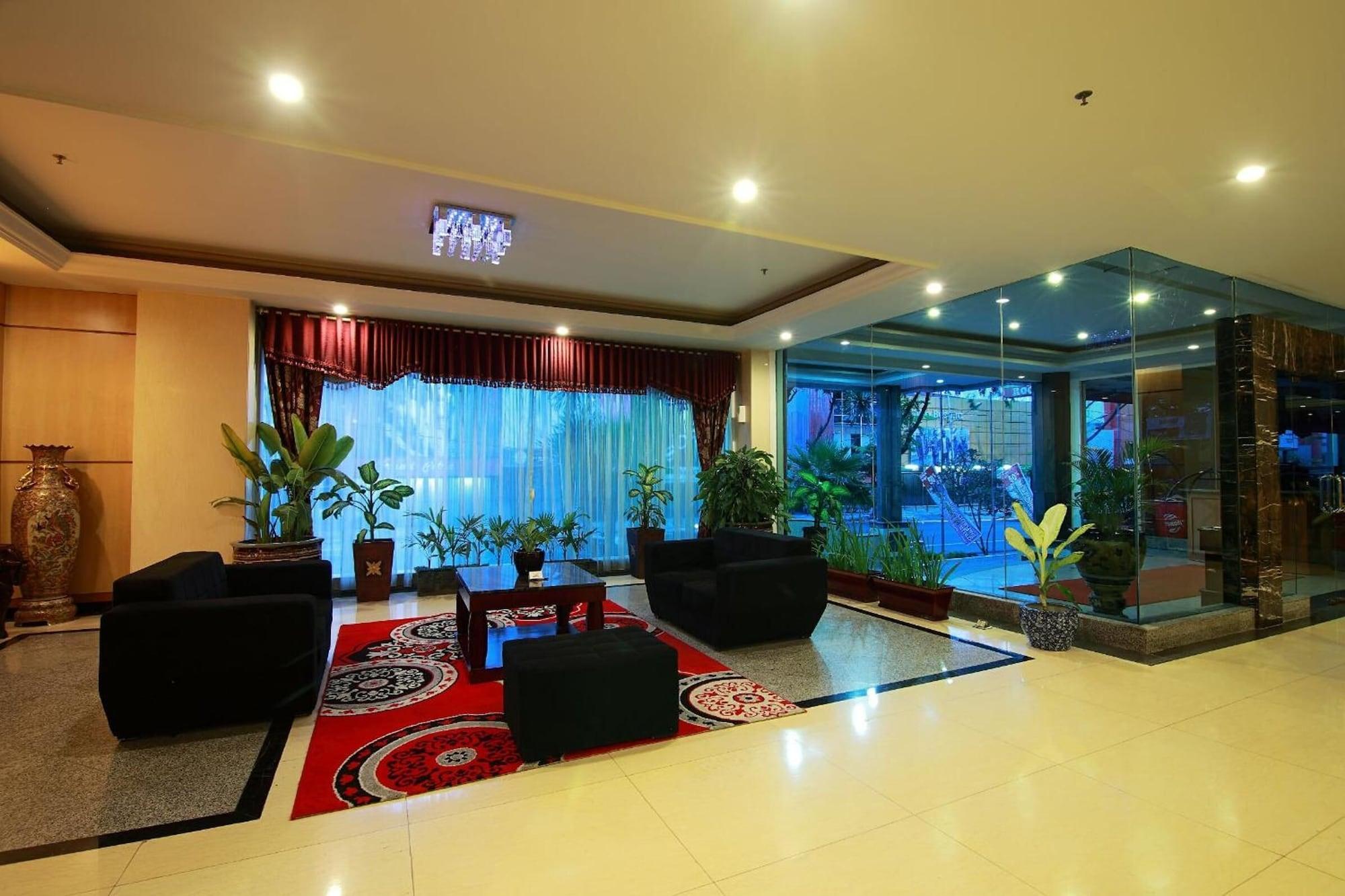 Vista Lobby Rocky Plaza Hotel Padang
