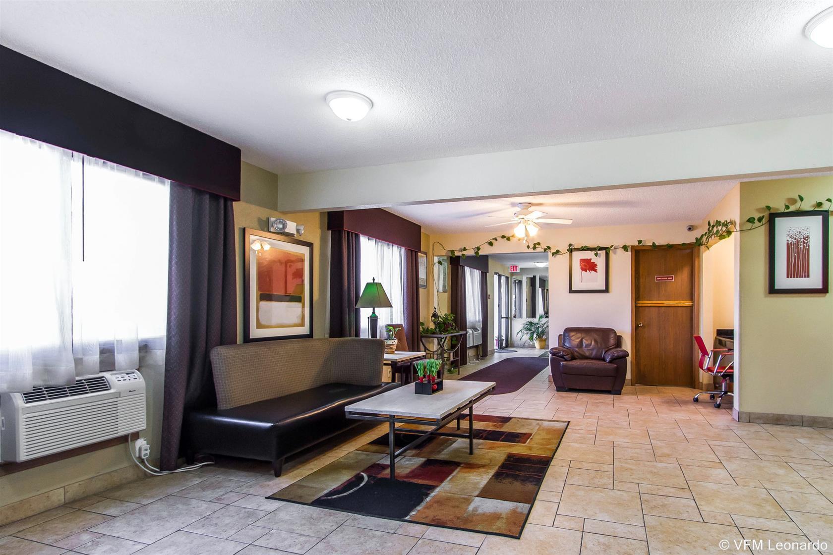 Vista Lobby Quality Inn & Suites Ottumwa North