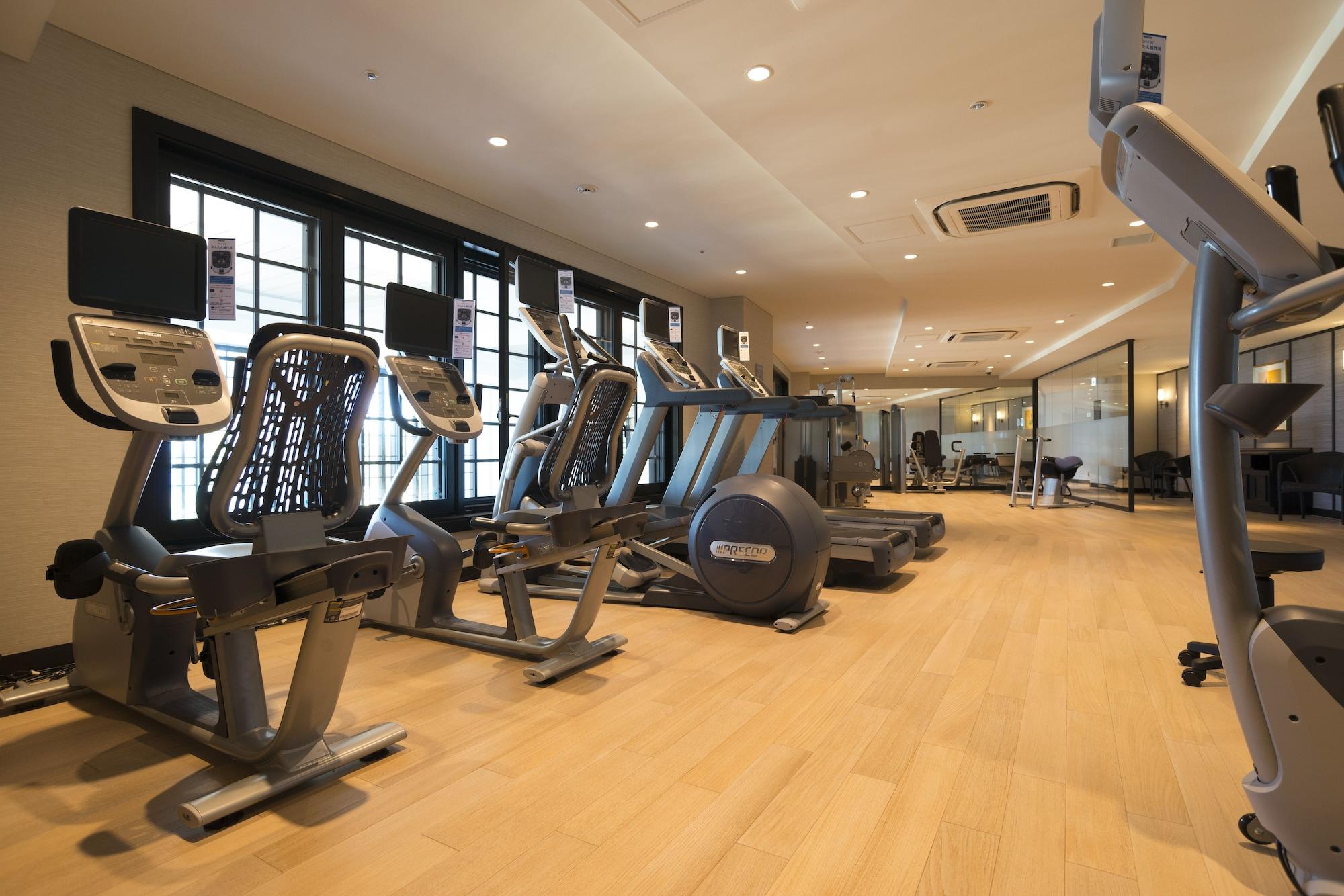 Gimnasio Hotel Monterey Okinawa Spa & Resort