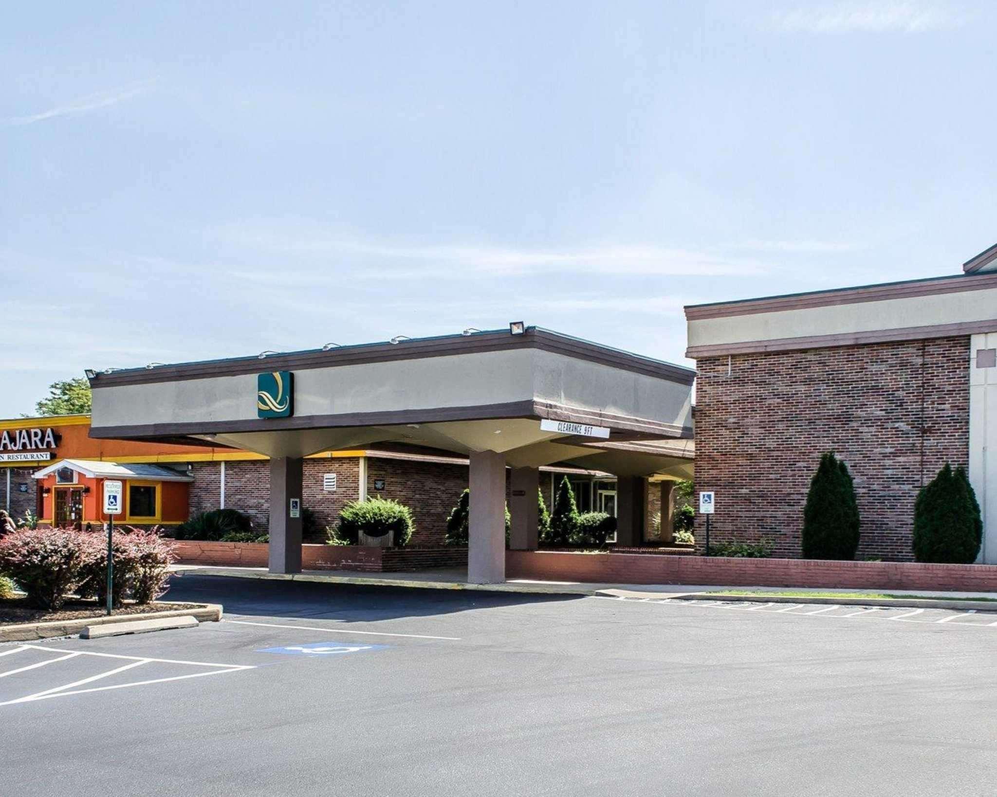Vista Exterior Quality Inn & Suites