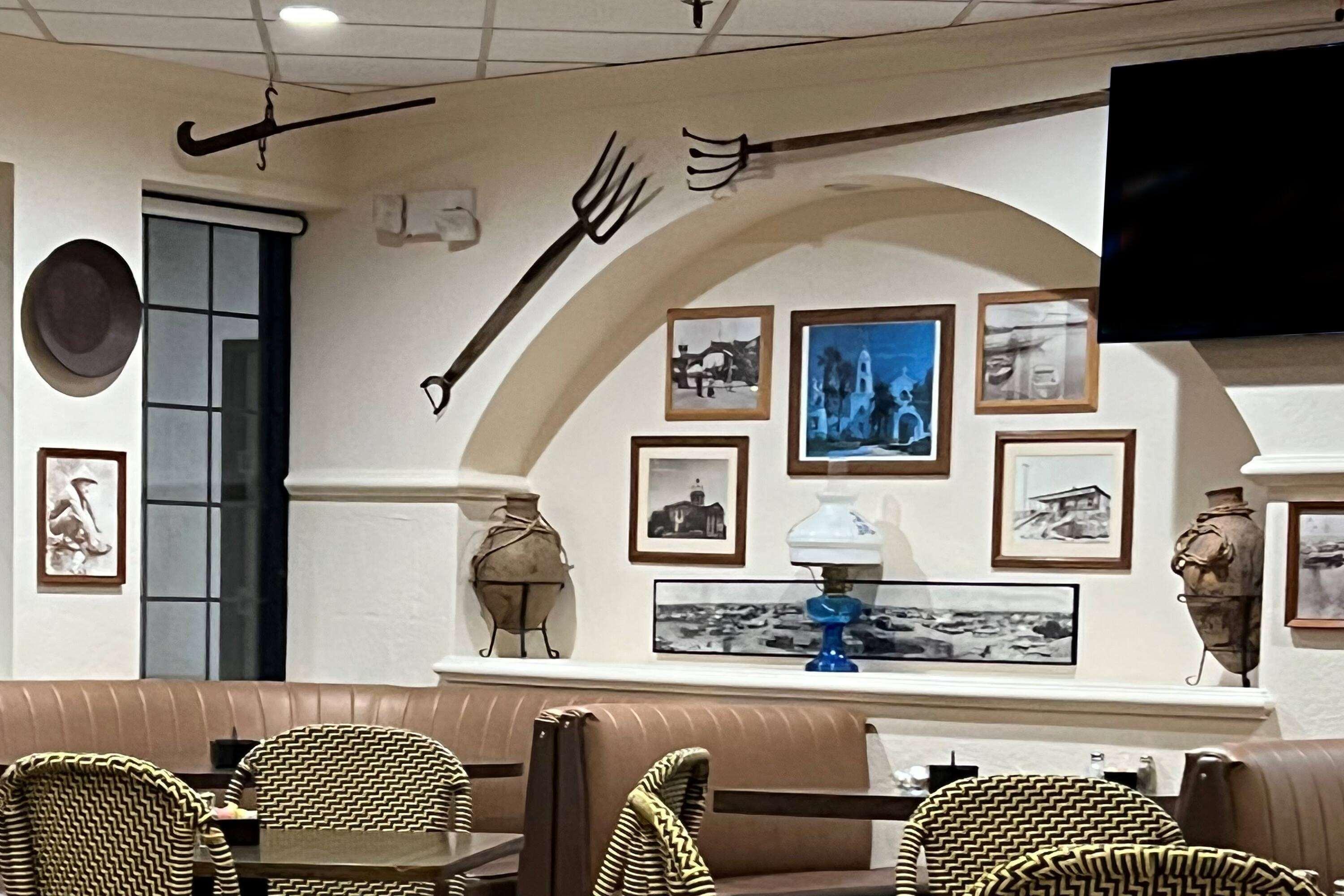 Restaurant Historic Coronado Motor Hotel by OYO