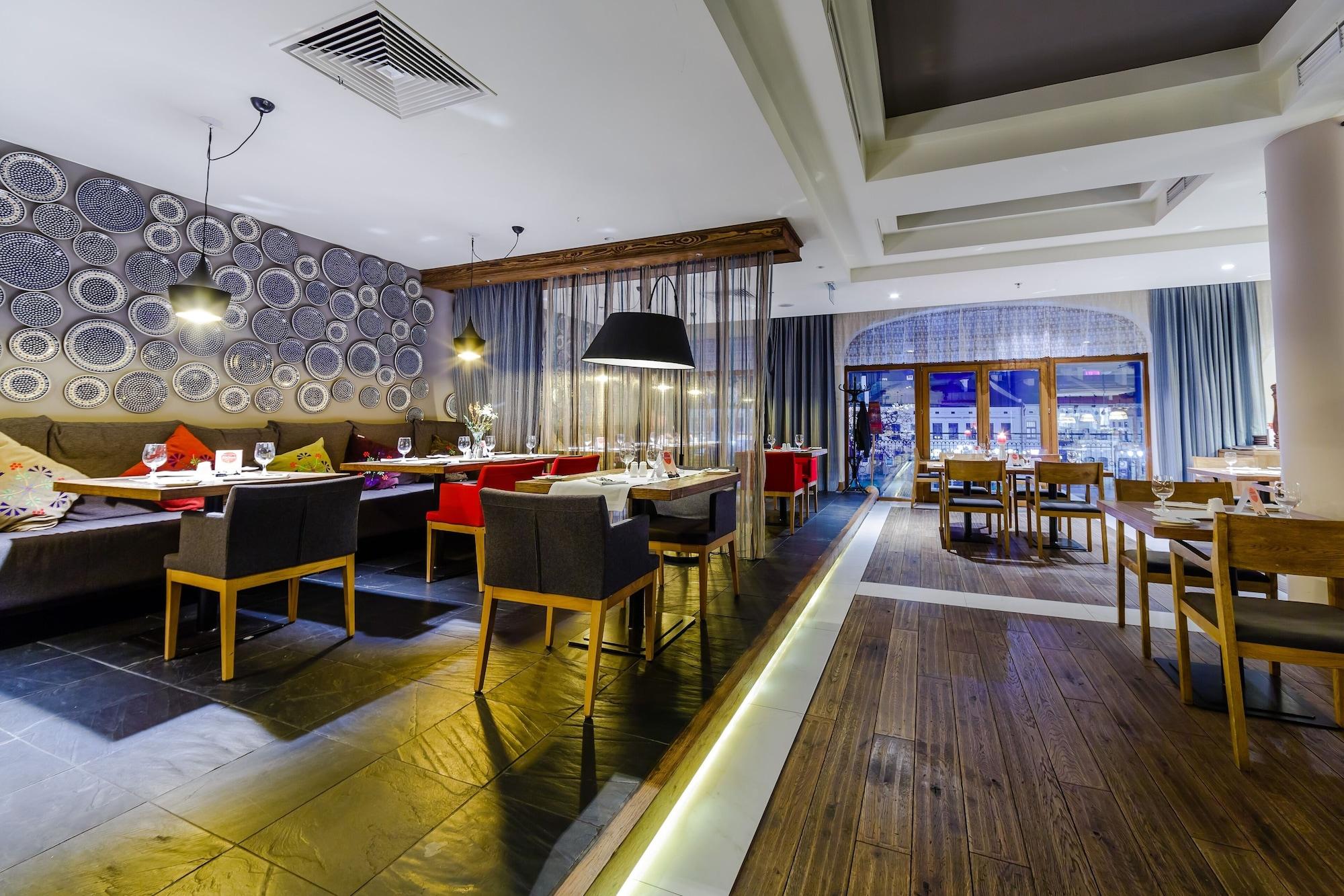 Restaurant Bristol Tradition and Luxury