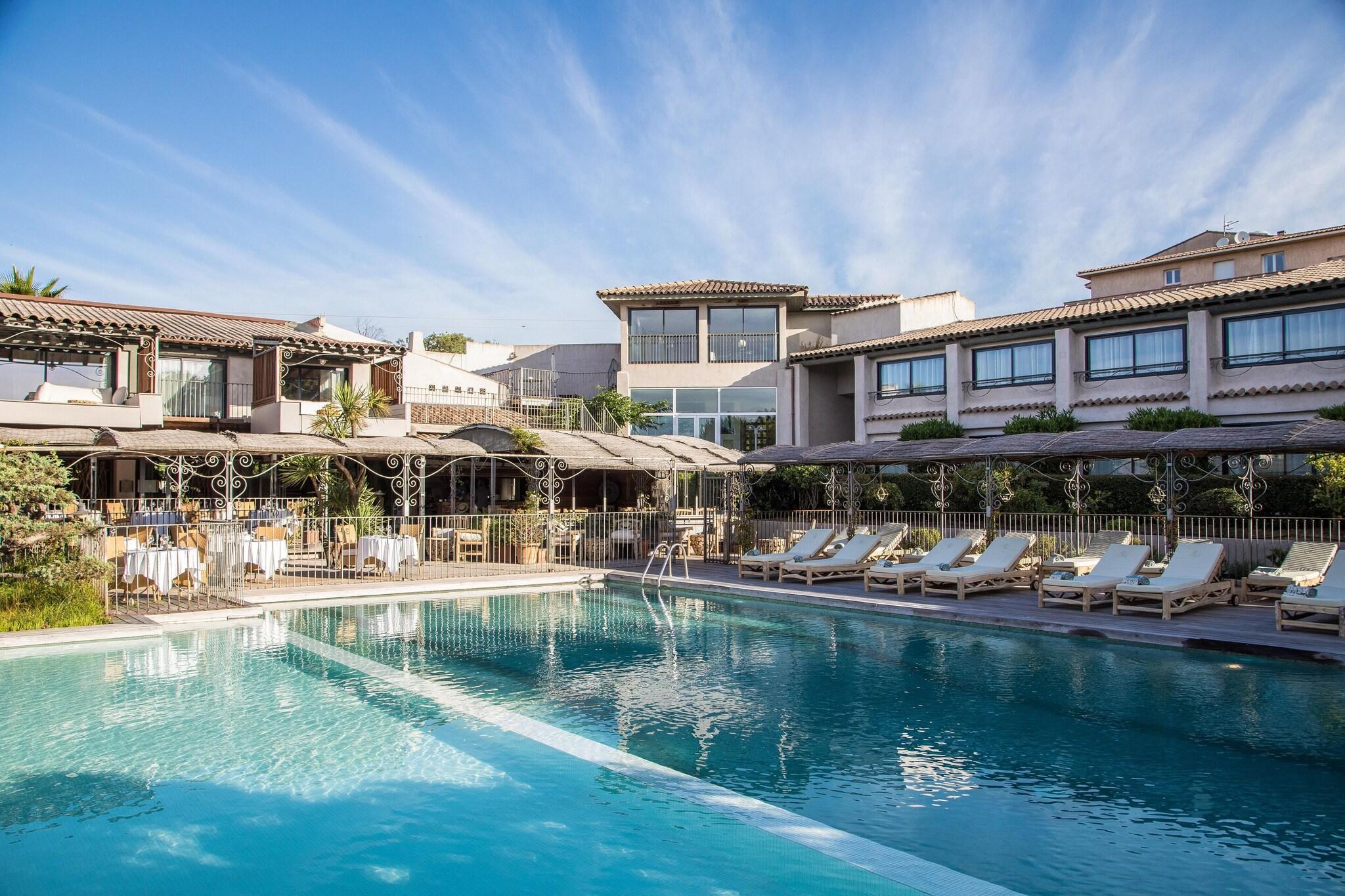 Vista Exterior Le Roi Theodore