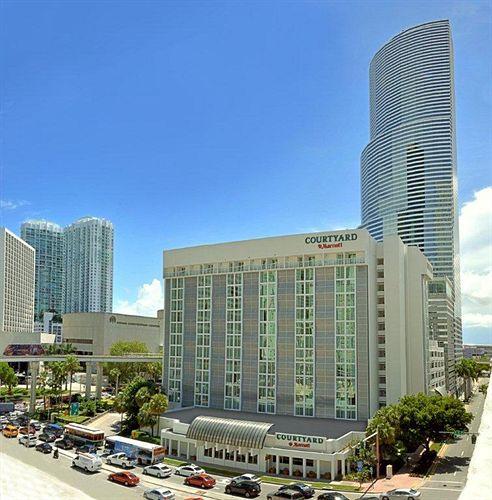 Vista Exterior Courtyard by Marriott Miami Downtown
