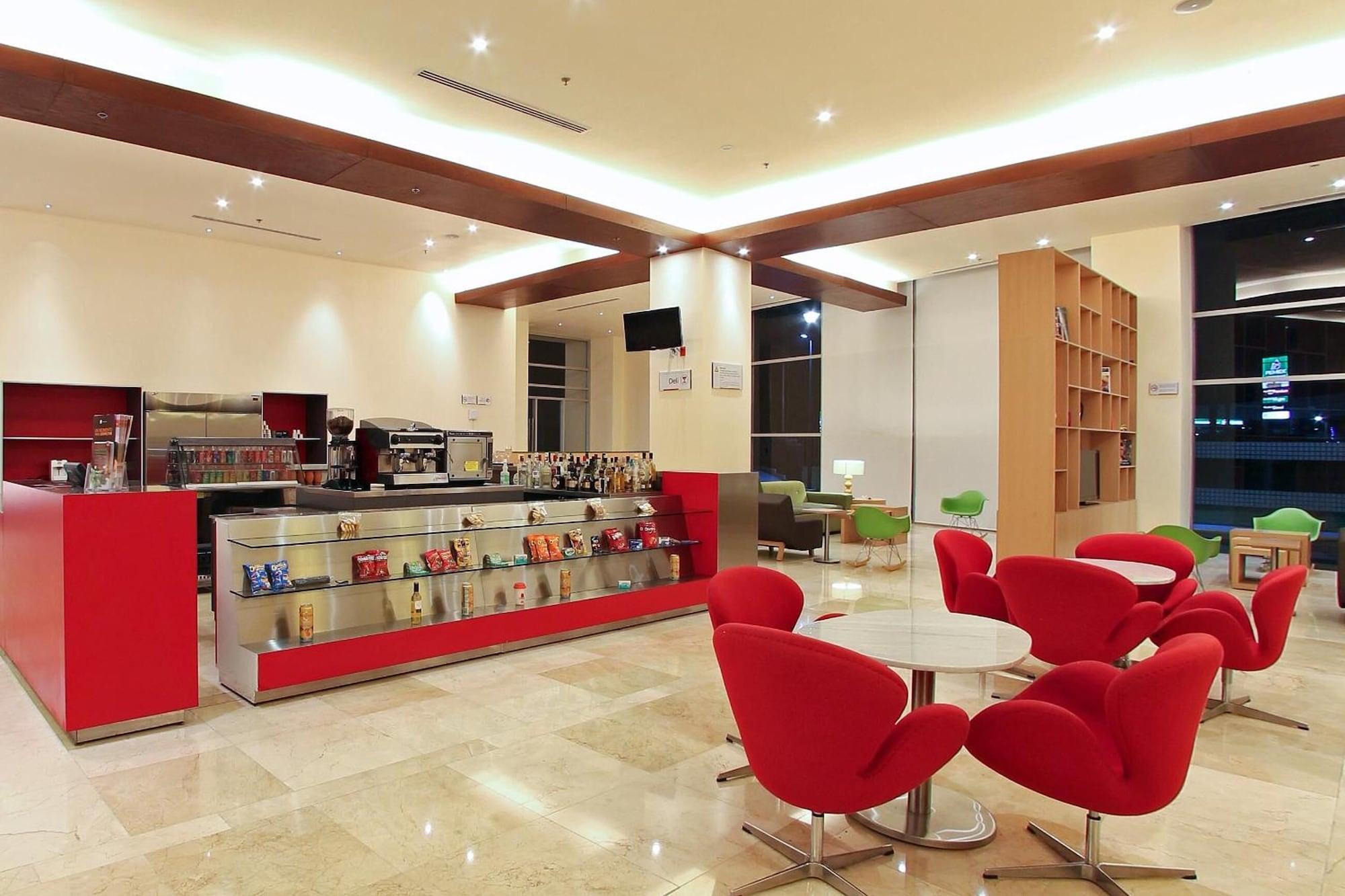 Vista Lobby Hotel Opus Grand Toluca Aeropuerto