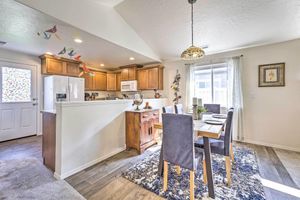 Alquiler Vacacional - Prismatic Boise Retreat w/ Fenced Backyard!