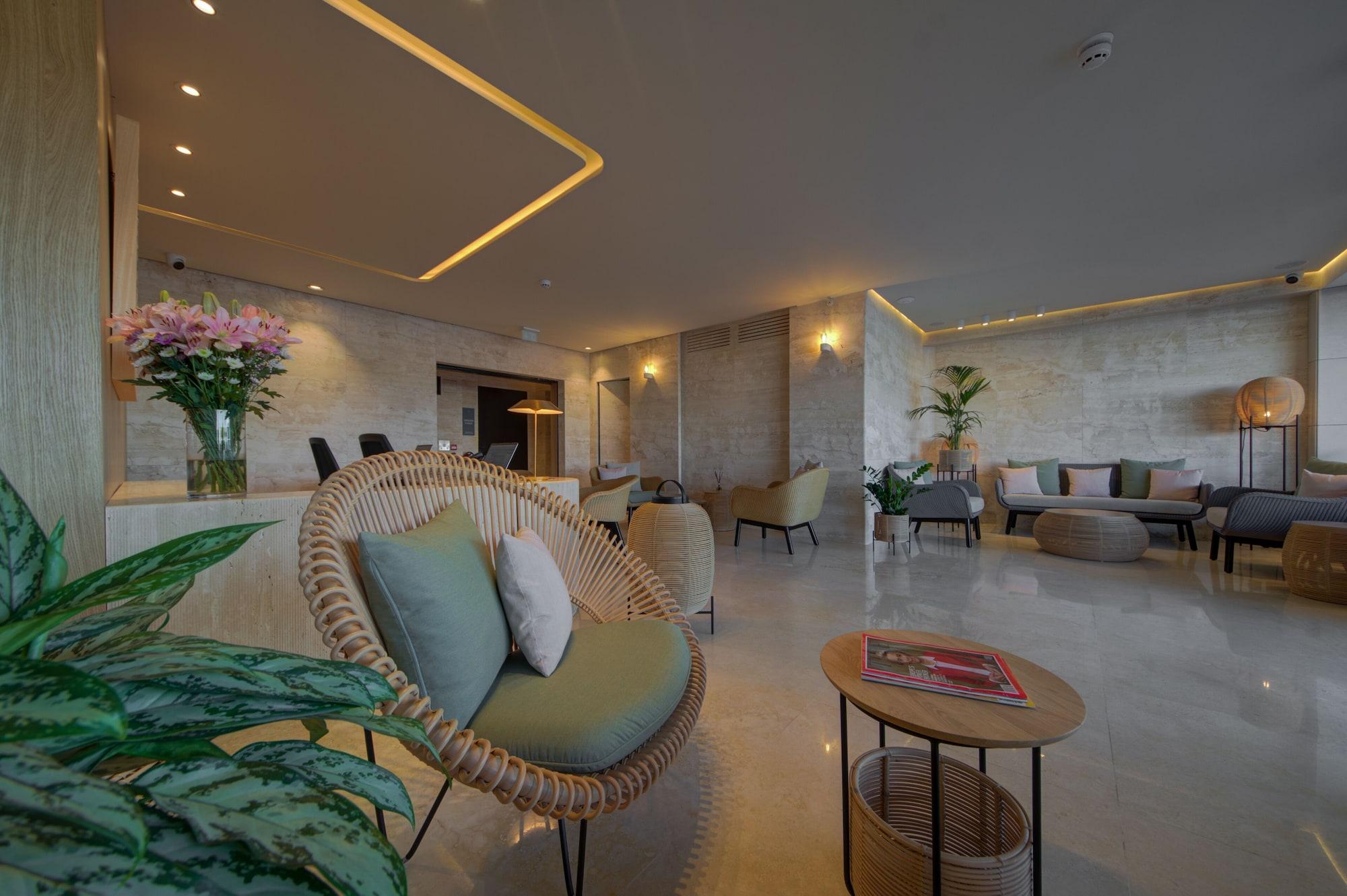 Vista Lobby Land's End Boutique Hotel